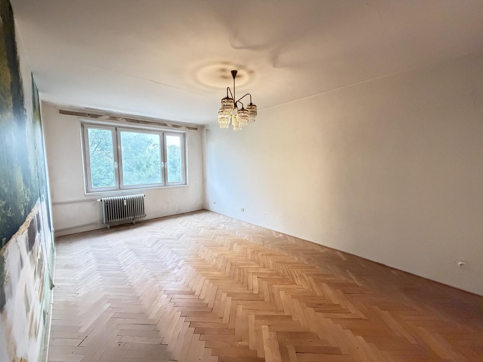 AKTULIZÁCIA CENY! VEĽKÝ PRESVETLENÝ 2,5 IZBOVÝ BYT 64,62 M2 IDEÁLNE 5.POSCHODIE TOP LOKALITA DR.CLEMENTISA BREZNO