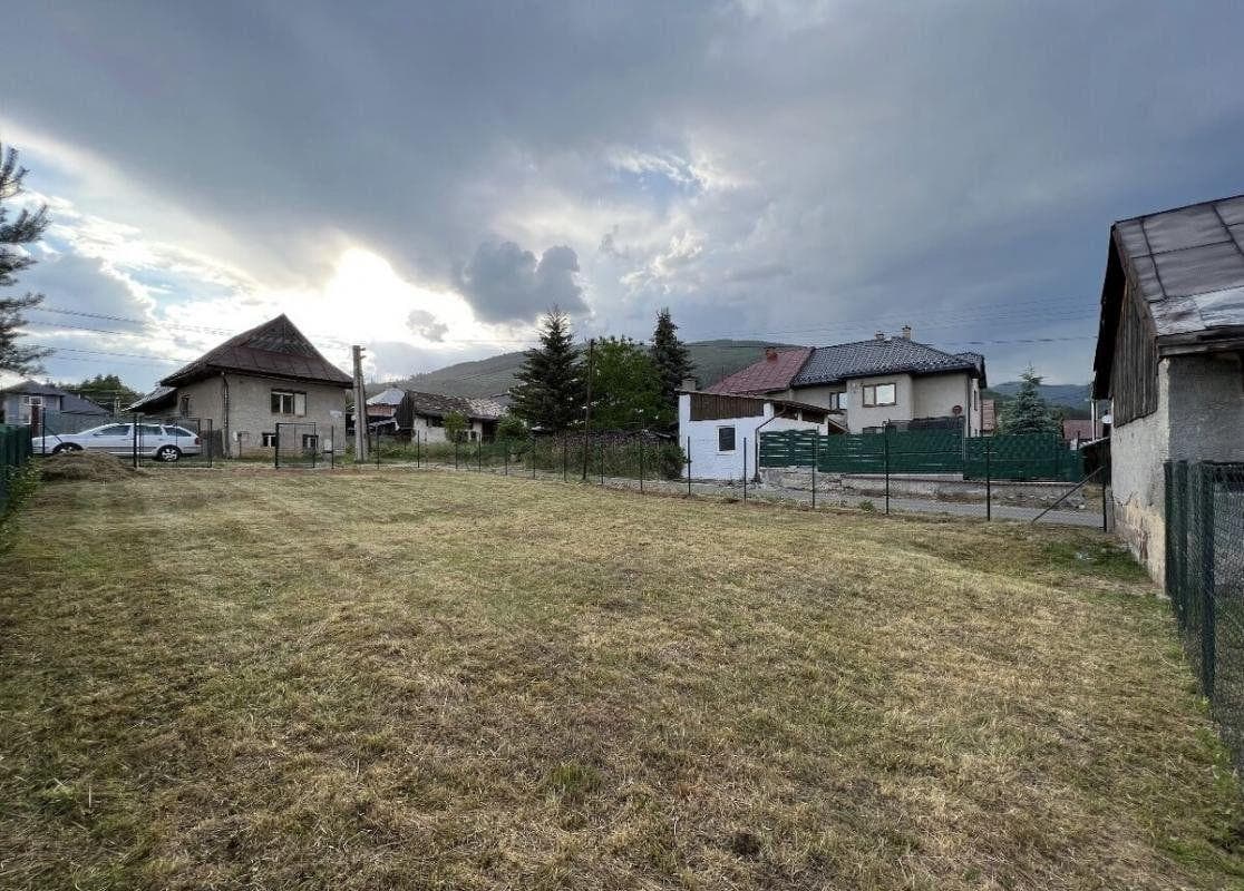 Ponúkame prenájom pekného slnečného pozemku v obci Bacúch – fotka 2