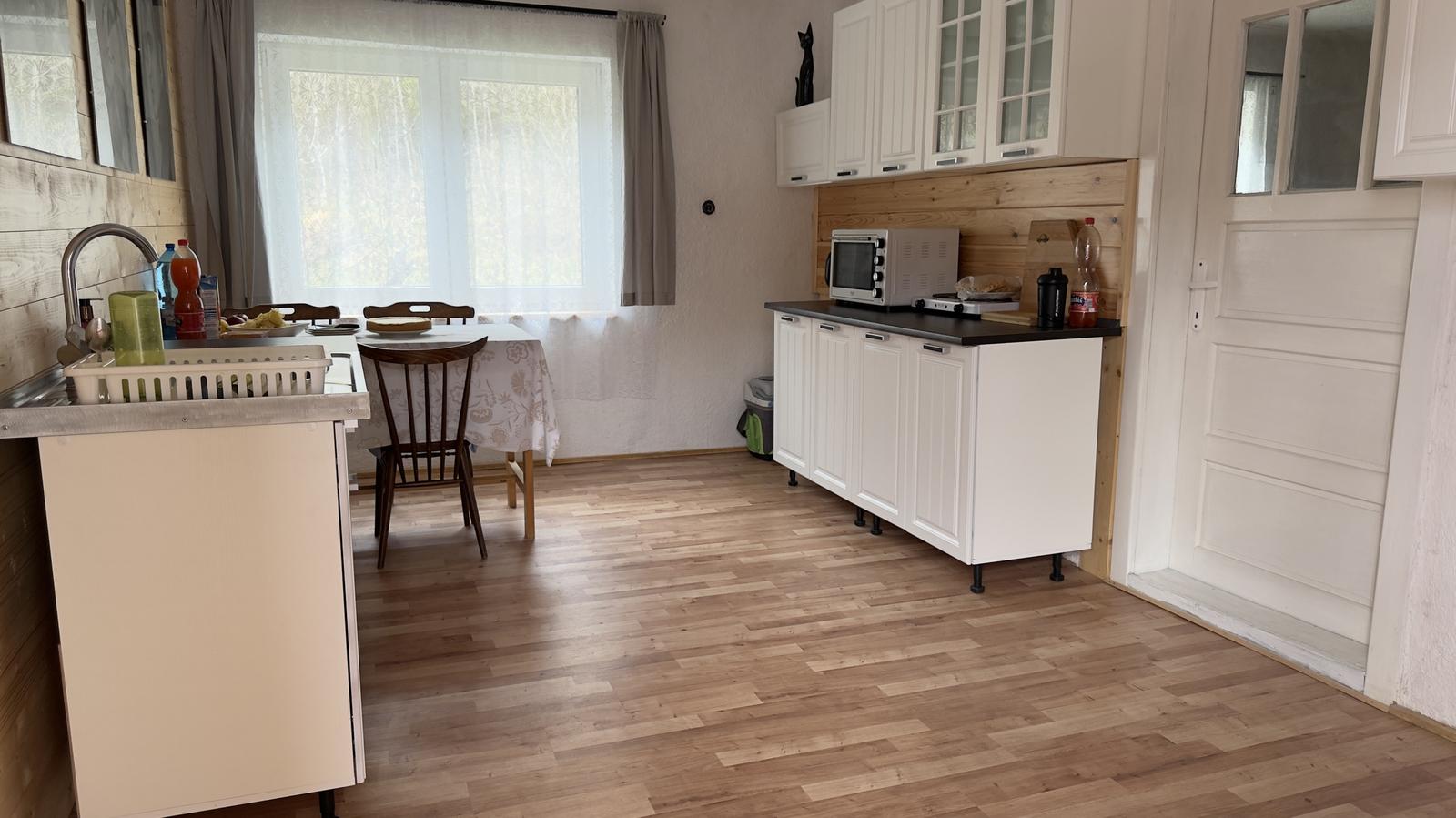 ZNÍŽENÁ SUMA-RODINNÝ DOM S KVALITNOU NOVOU STRECHOU-POHORELÁ – fotka 2