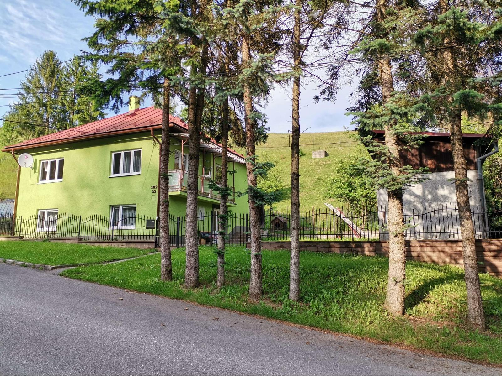 Predaj rodinného domu, Sekurisova Brezno – fotka 2