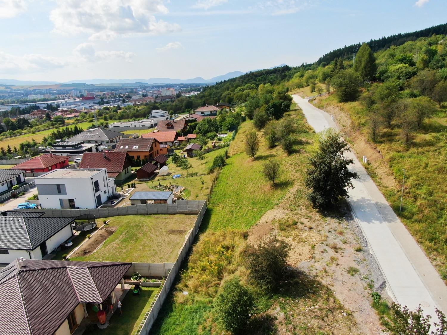 Stavebný pozemok pre rodinný dom,  Liptovský Mikuláš – fotka 2