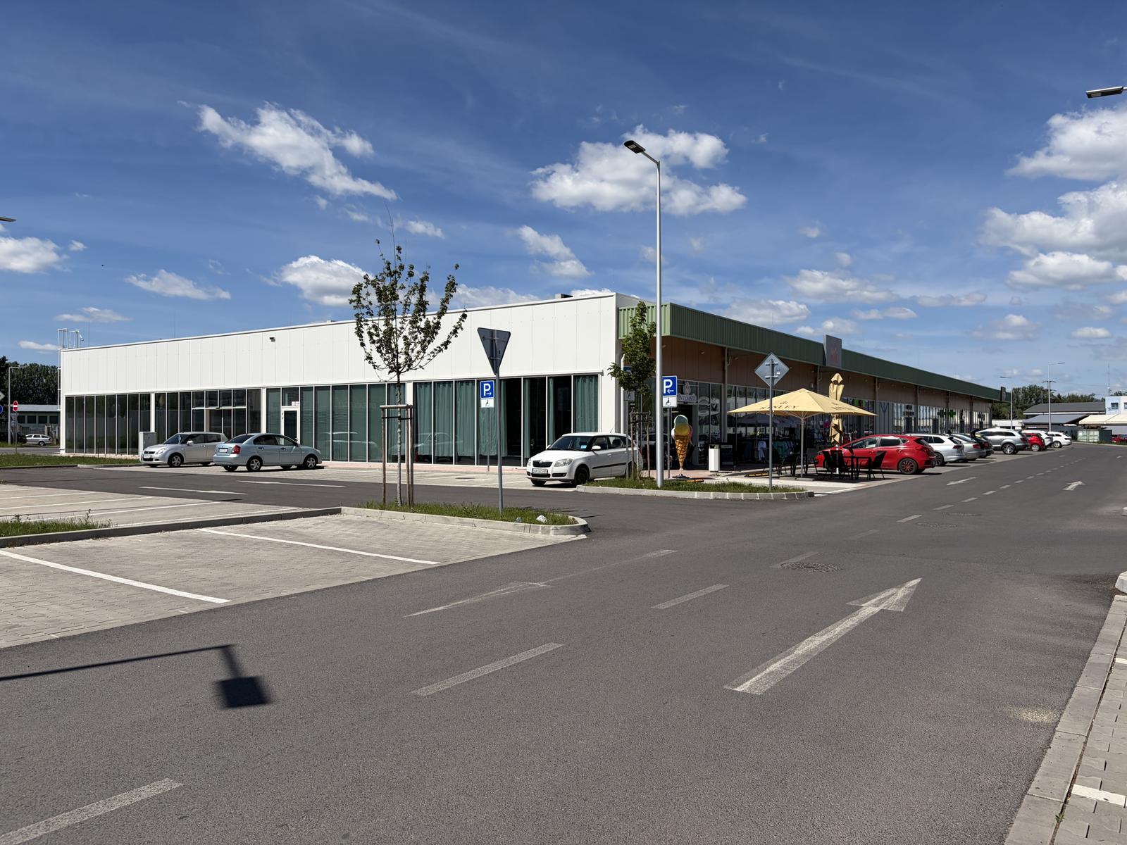 Moderný obchodný priestor 175,8 m² na prenájom – OC Point, Liptovský Mikuláš