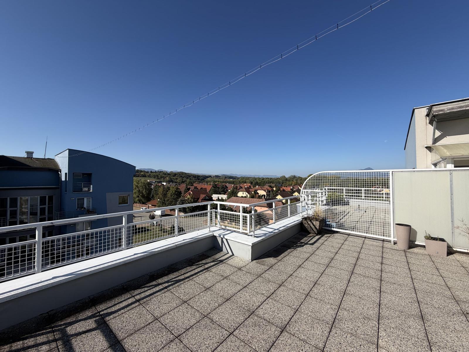 Priestranný 5-izbový mezonet | 137 m² + TERASA | 3 BALKÓNY | GARÁŽ