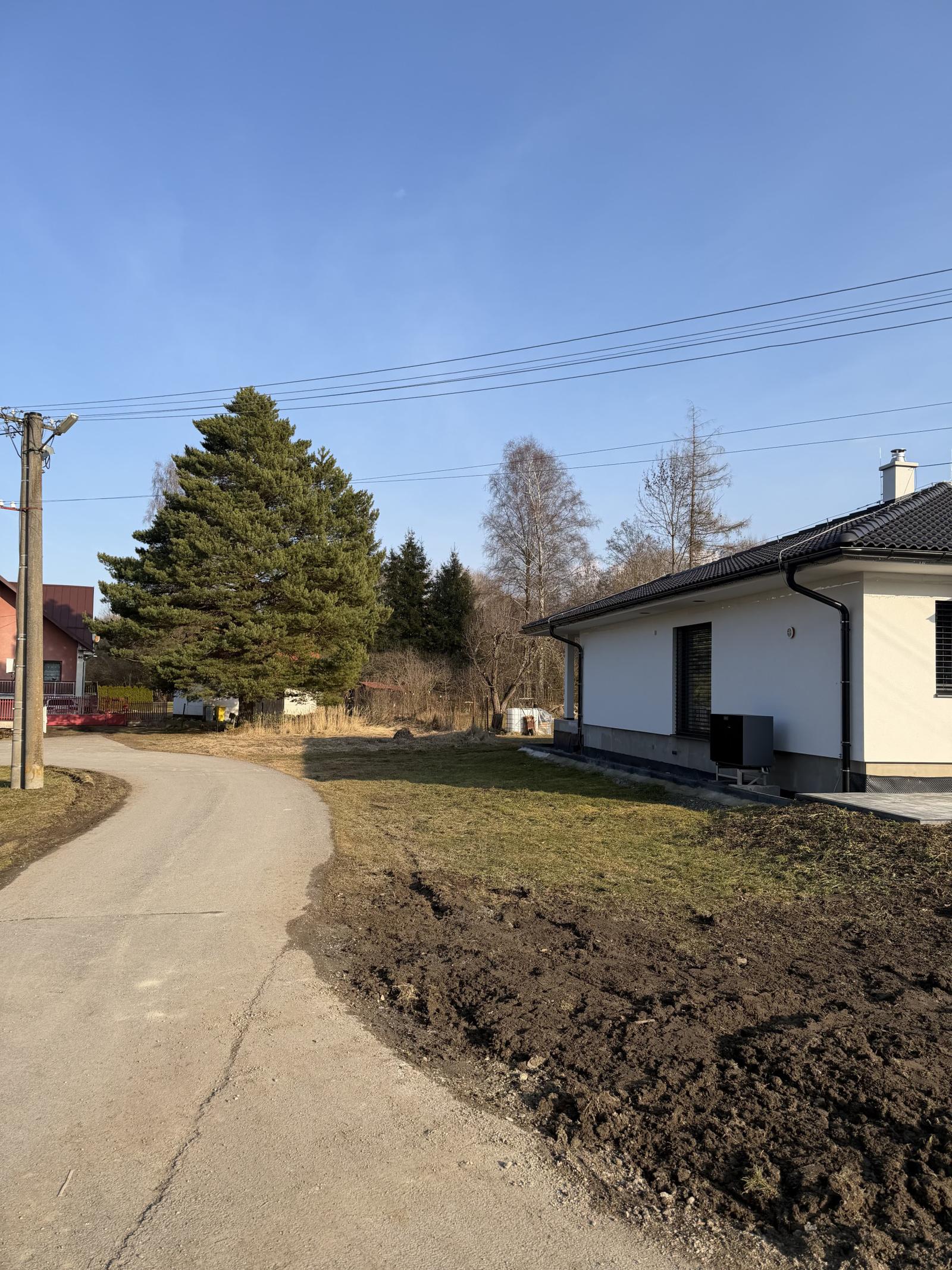 Na predaj- Stavebný pozemok v Liptovských Kľačanoch – fotka 2