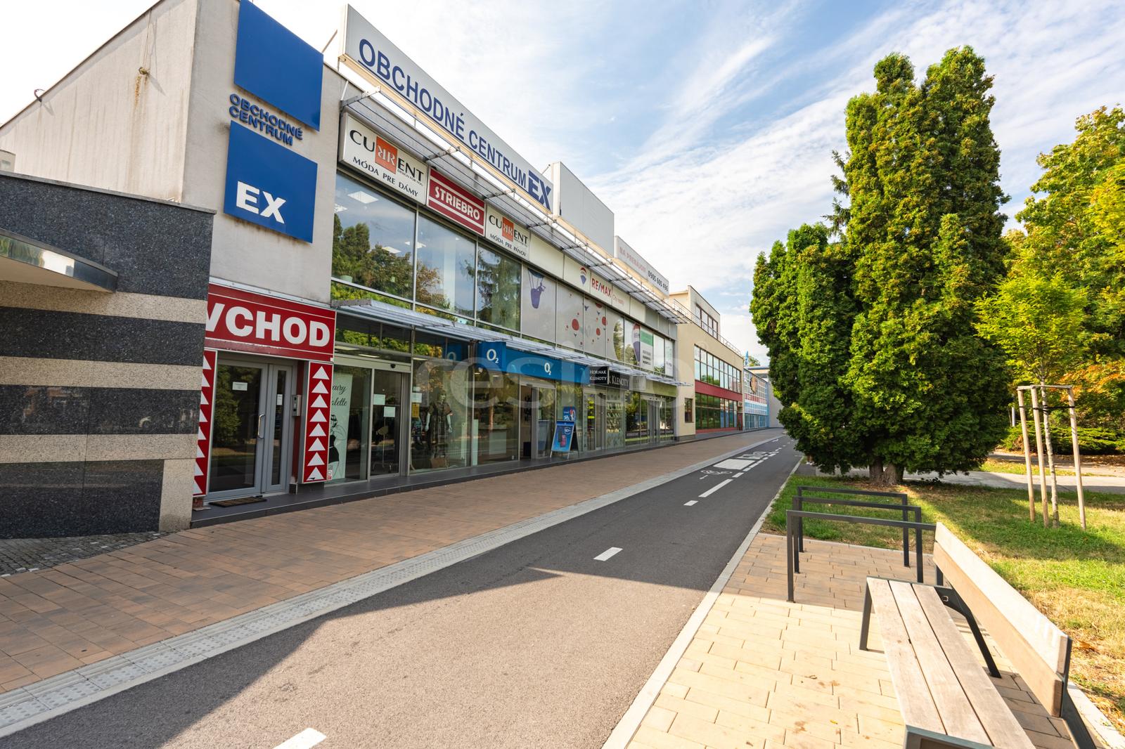 Priestor pre vaše podnikanie na prenájom priamo v centre Šale