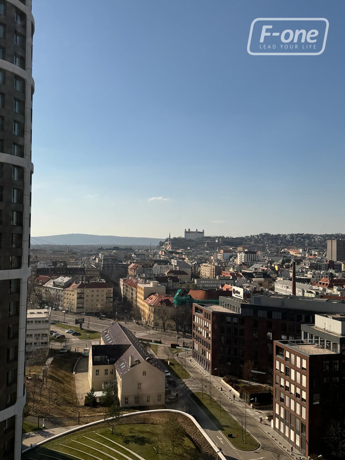 Prenájom: Sky Park 2-izbový byt s výhľadom na hrad