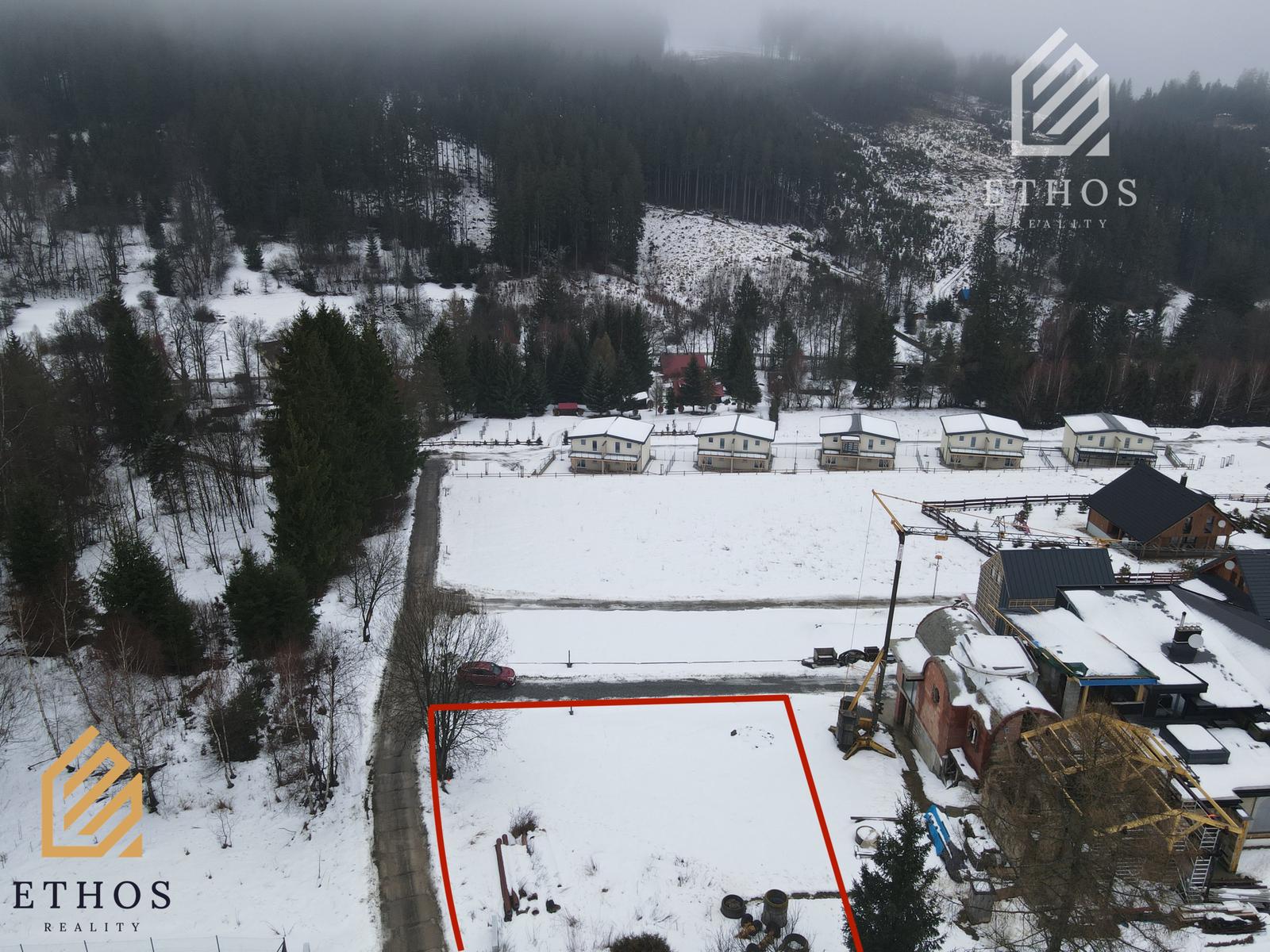 Stavebný pozemok so stavebným povolením –  SKI Makov