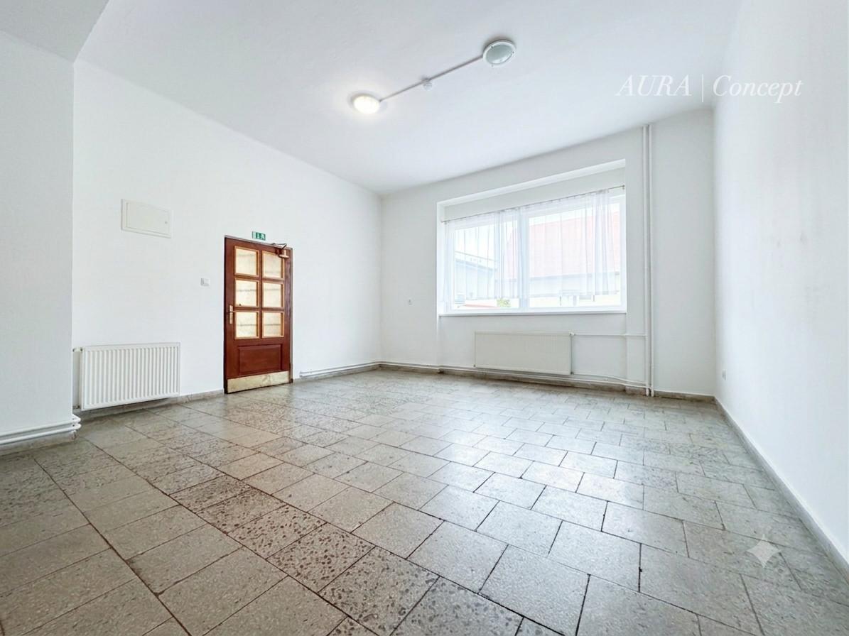 Prenájom | Obchodný priestor, 145 m² | Turzovka, stred
