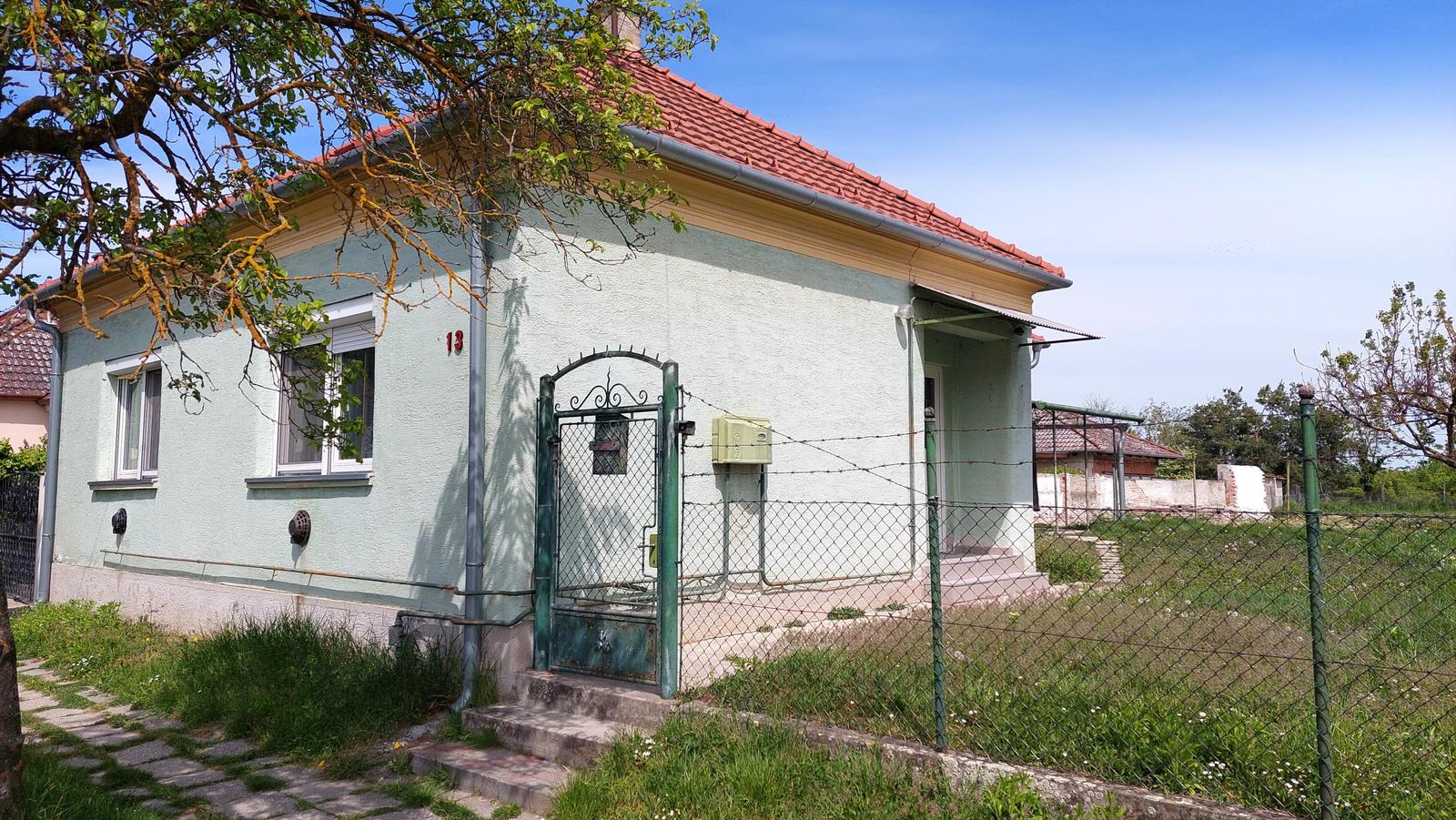 Predaj 3i rodinný dom v starej časti Rajky – ideálny na rekonštrukciu podľa vlastných predstáv