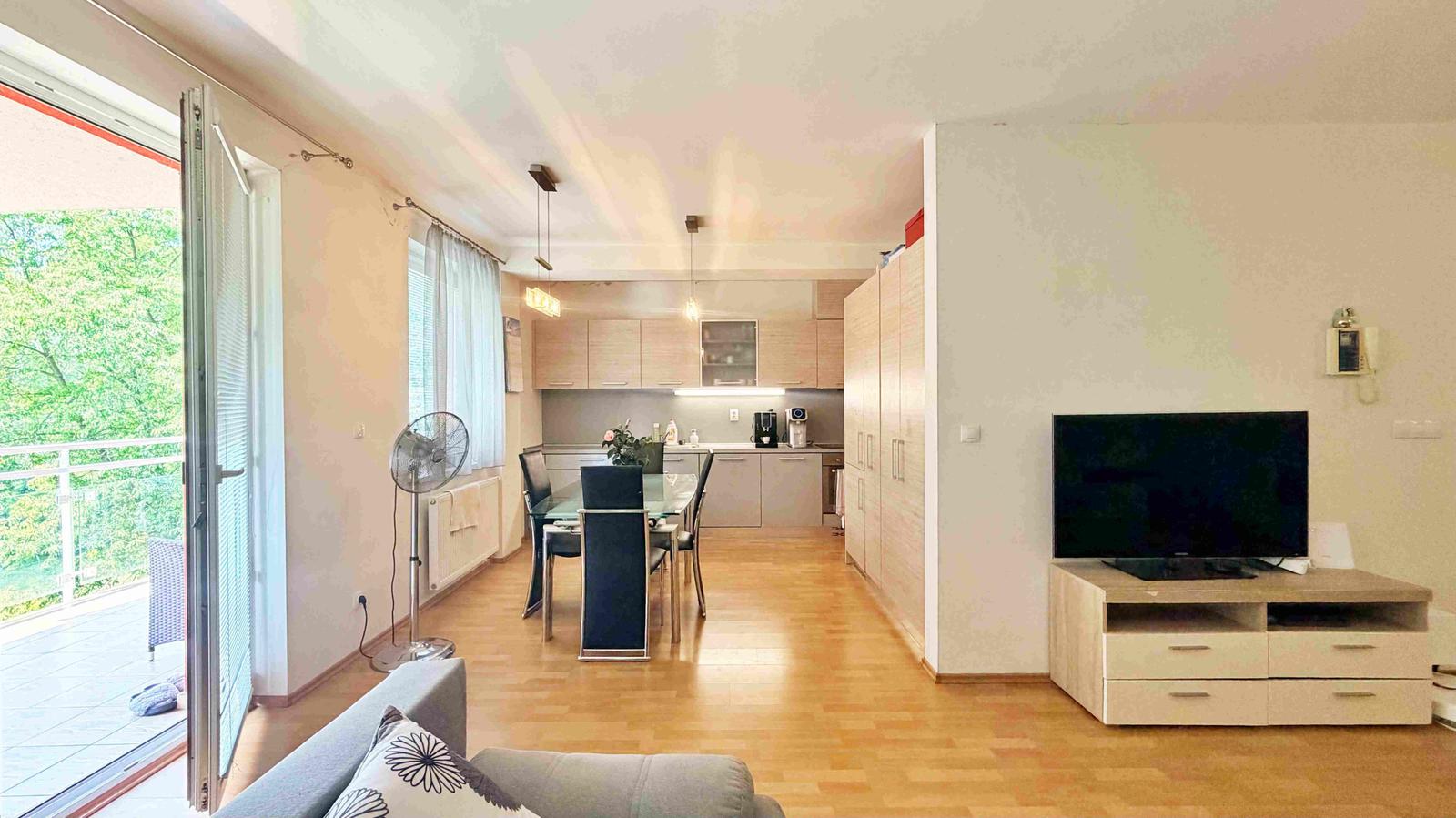 ViP.  4-izbový byt Panorama, 120 m², terasa 10m2, parking – fotka 2