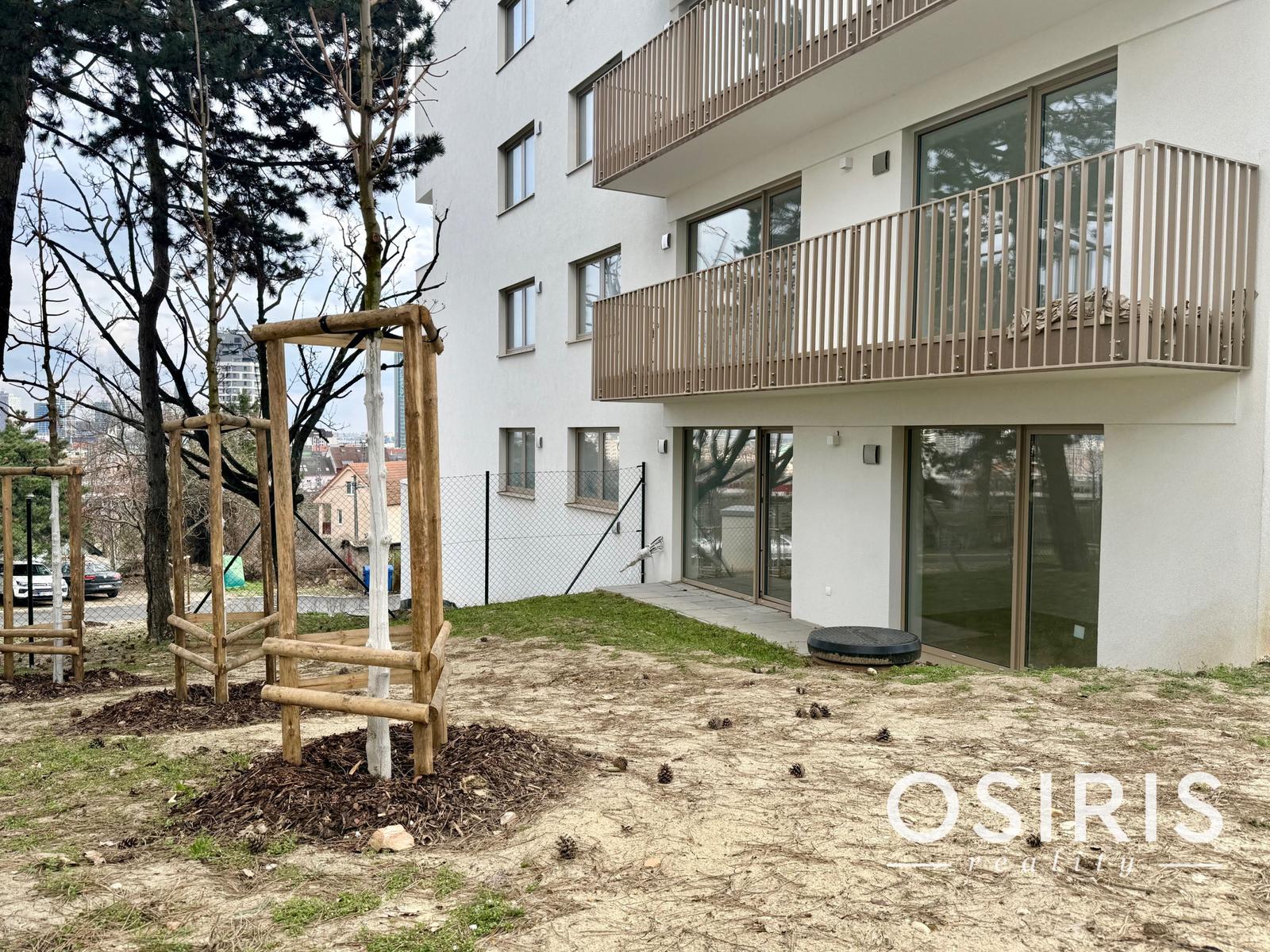 Skolaudované - 4 izb. byt s veľkou predzáhradkou - Winehills