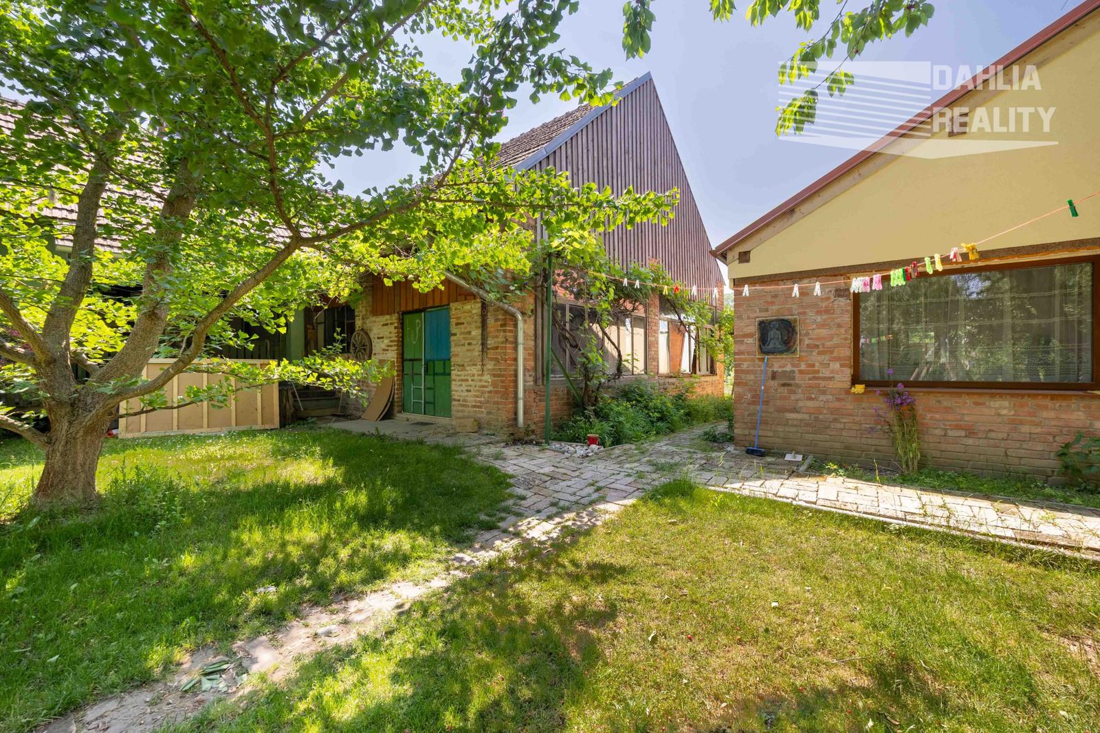 Predaj víkendový rodinný dom so stodolou + samostatný ateliér/posilňovňa + záhrada, pozemok celkom 2 699 m2 Vištuk – fotka 2