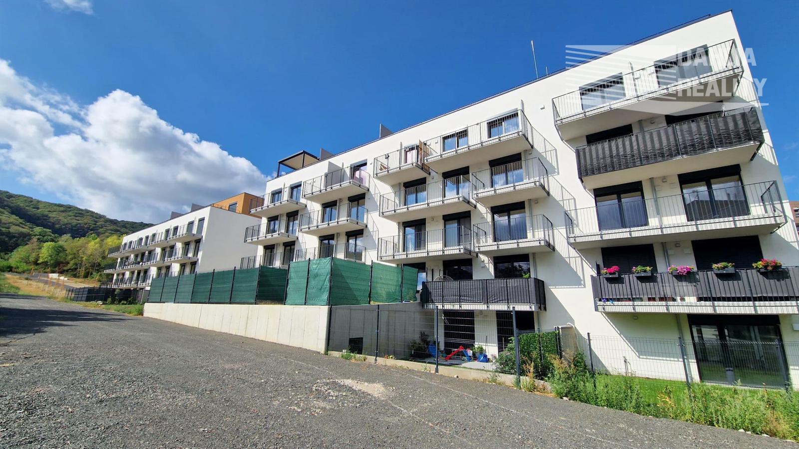 Predaj novostavba 2 izbový byt s balkónom 61 m2 + parkovacie státie v projekte ALTUM Bratislava – fotka 2