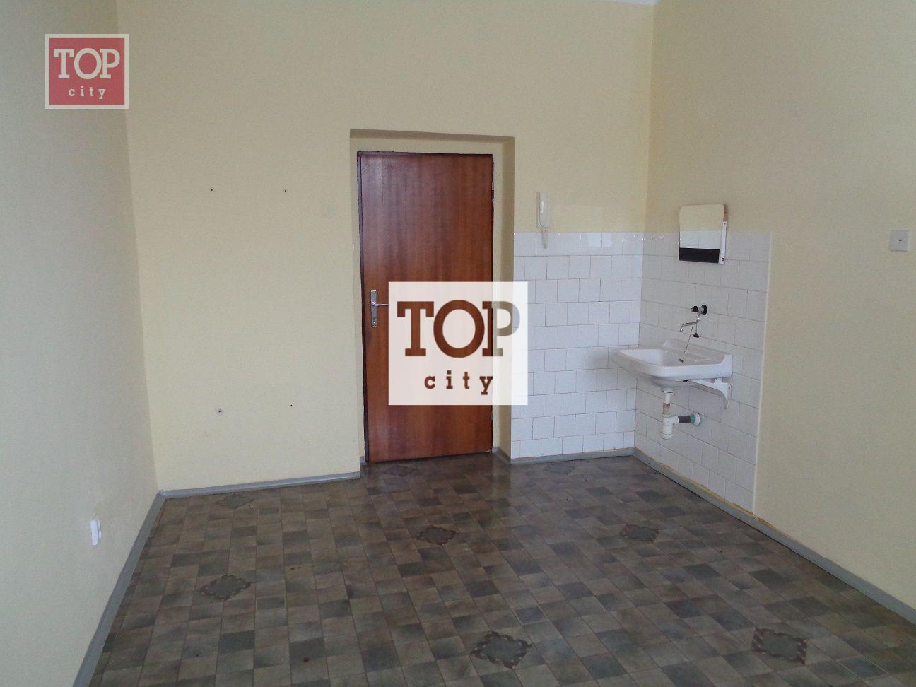 Prenájom Kežmarok ul.Baštová ,4 kancelárske priestory po 16,17 m2, 33,3 m2, 49 m2. – fotka 2
