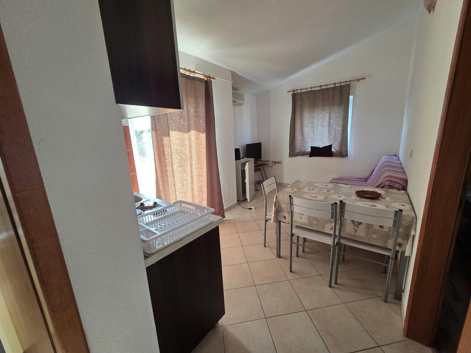 Chorvátsko, 2 i apartmán s výhľadom na more, 240 m od mora. – fotka 2