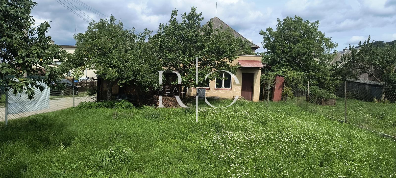 Stavba + pozemky na predaj v obci Košeca, okr. Ilava