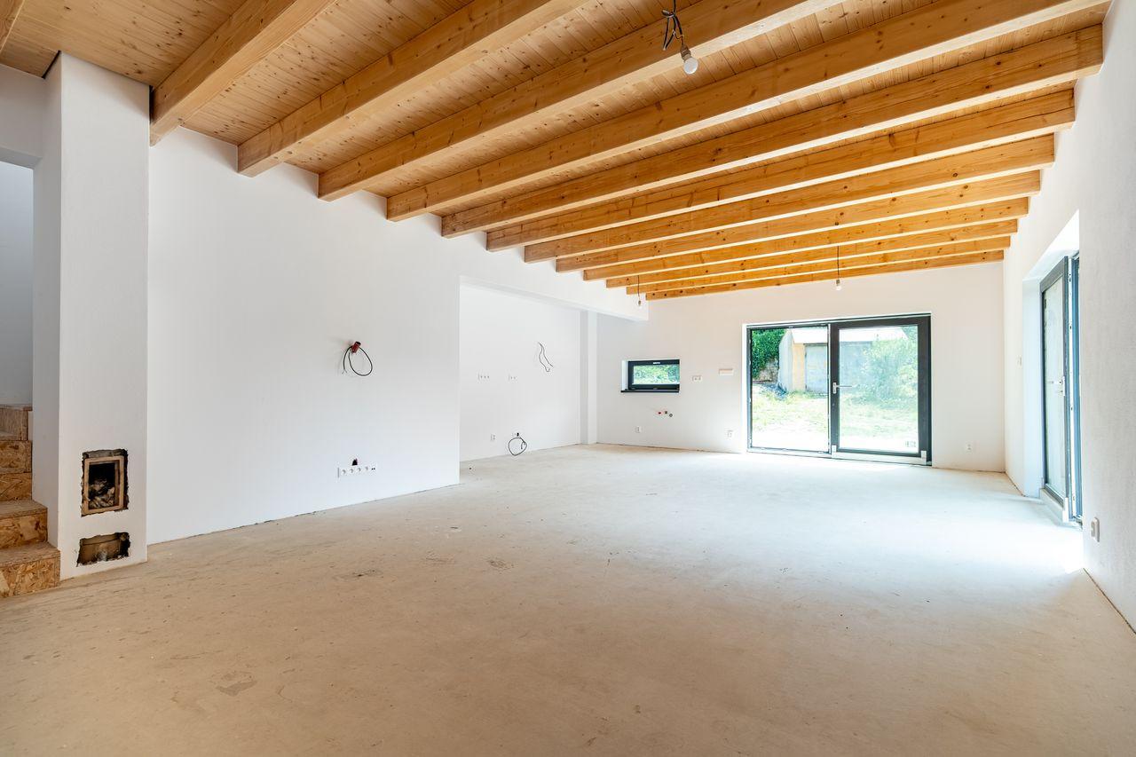 Novostavba s priznanými drevenými trámami a veľkolepou terasou | Košická Polianka | 128 m² | 987 m²