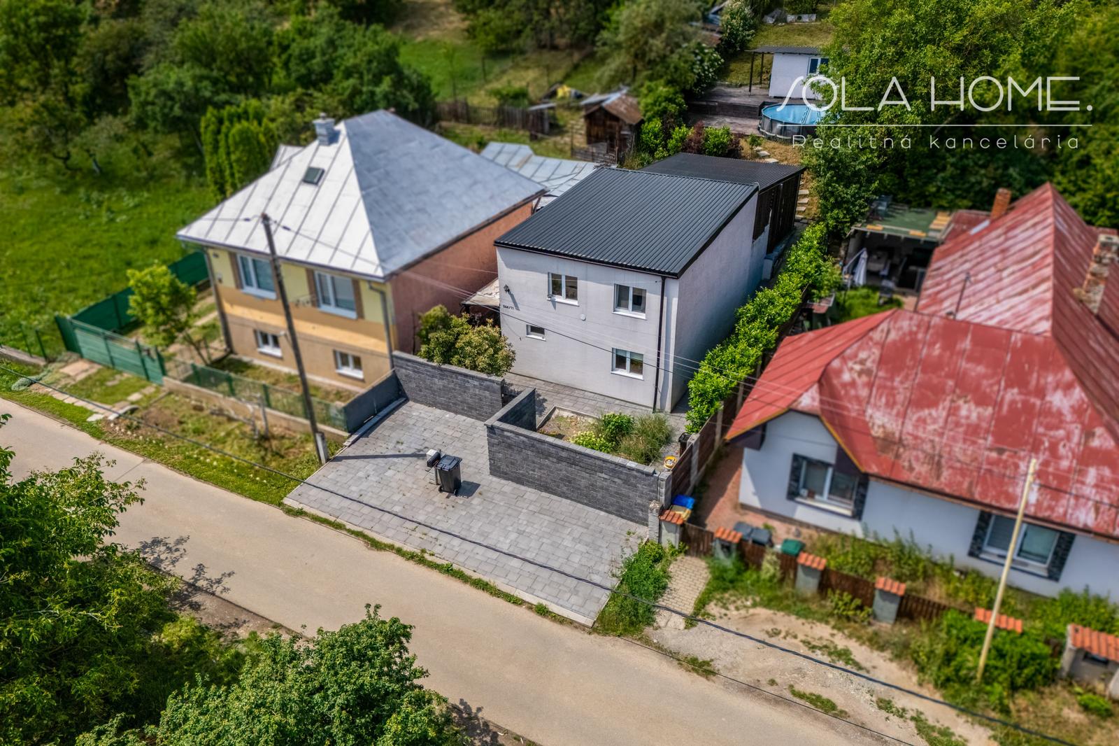 NA PREDAJ KRÁSNY 4 IZBOVÝ RODINNÝ DOM PRIPRAVENÝ NA NASŤAHOVANIE | POZEMOK 600m2 | OBEC GYŇOV – fotka 2