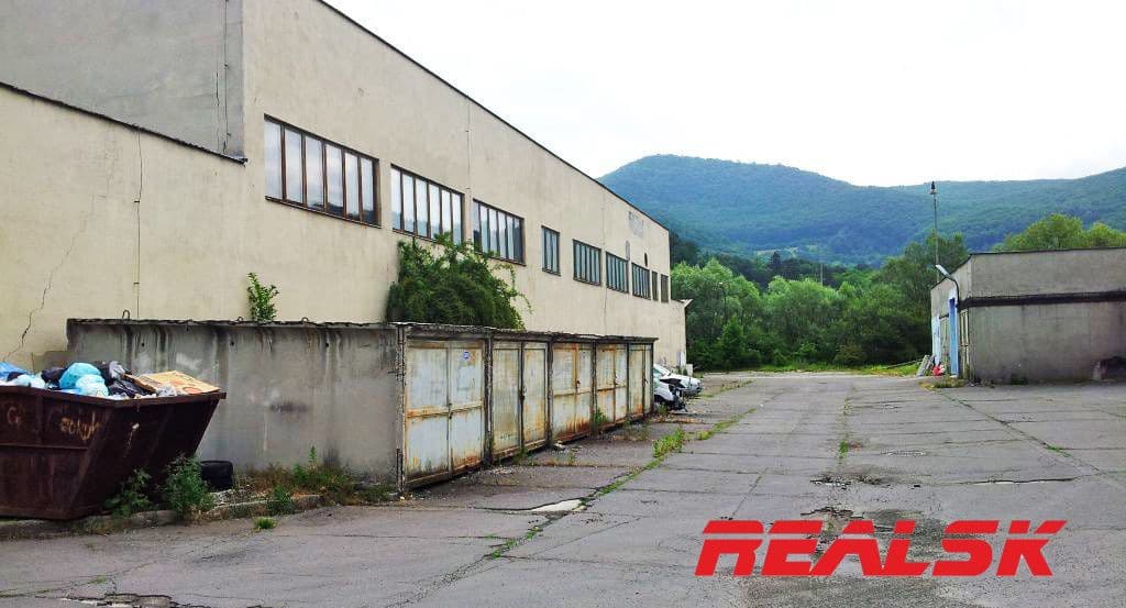 Na predaj skladové priestory 5088m2 + admin. budova – fotka 2