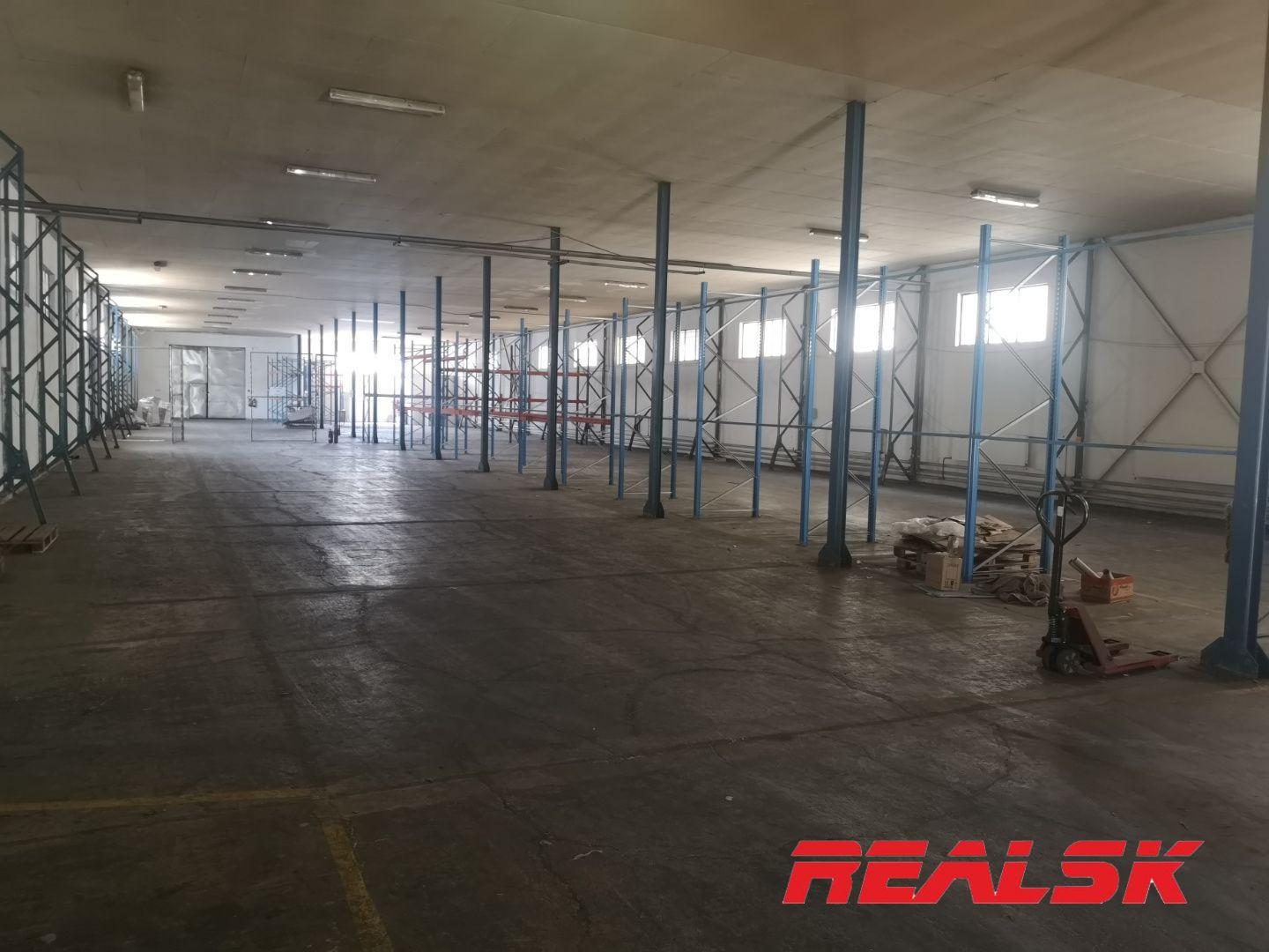 Hala + obhodný priestor 1490m2 Zvolenská cesta na prenájom – fotka 2