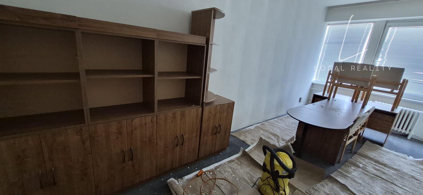 KANCELÁRSKE PRIESTORY S NÍZKYMI NÁKLADMI – BRATISLAVA, BOJNICKÁ ULICA