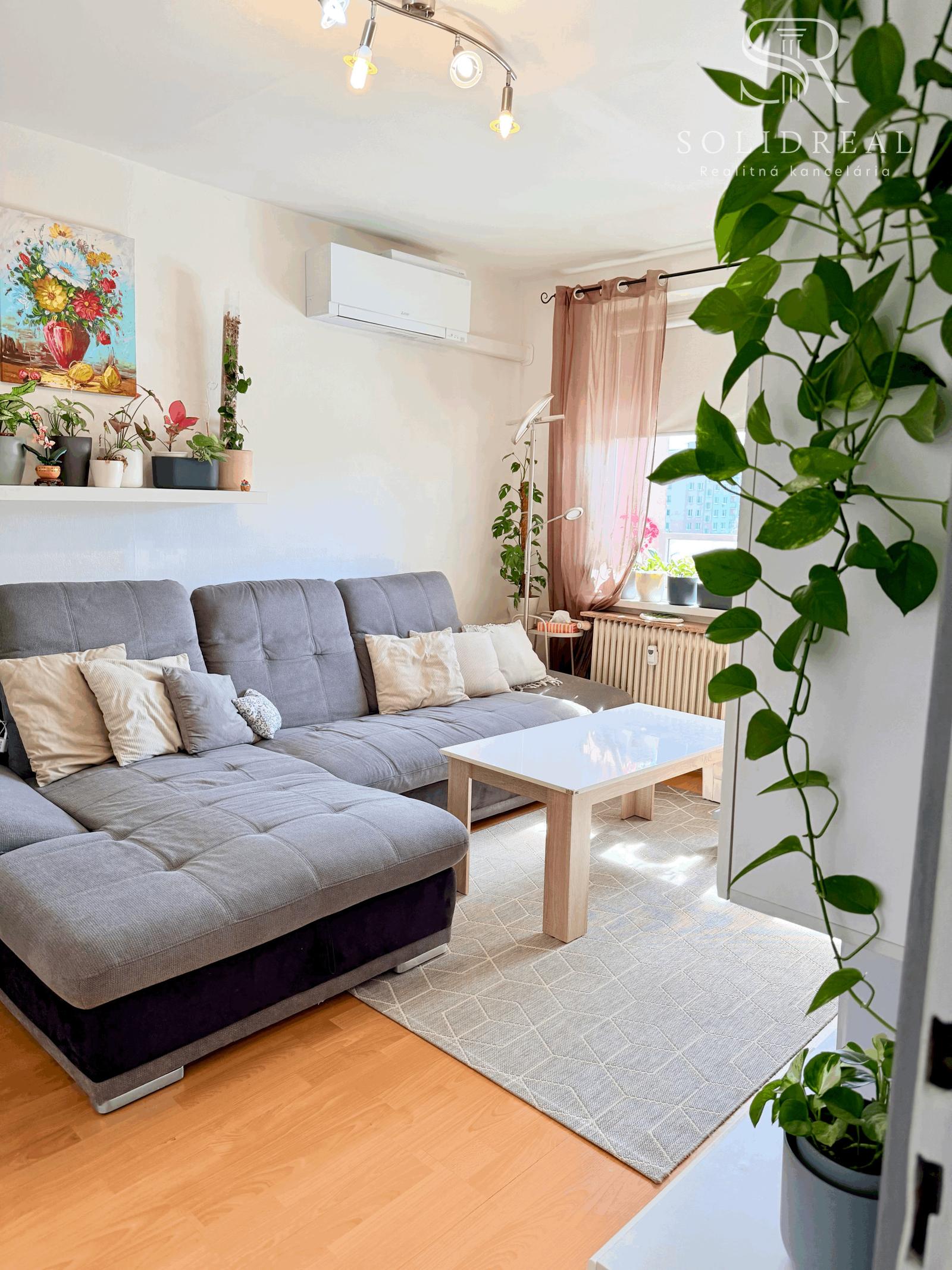 REZERVOVANÝ!3 izbový byt 67m2 (pivnica 3m2, loggia 4m2), Jenisejská ulica, Nad jazerom