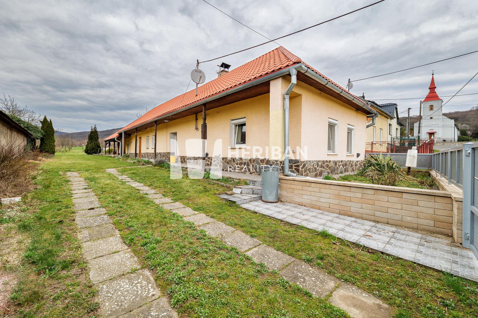 4izb.Rodinný DOM v srdci Tokaja, 25ár.pozemok–Černochov – fotka 2