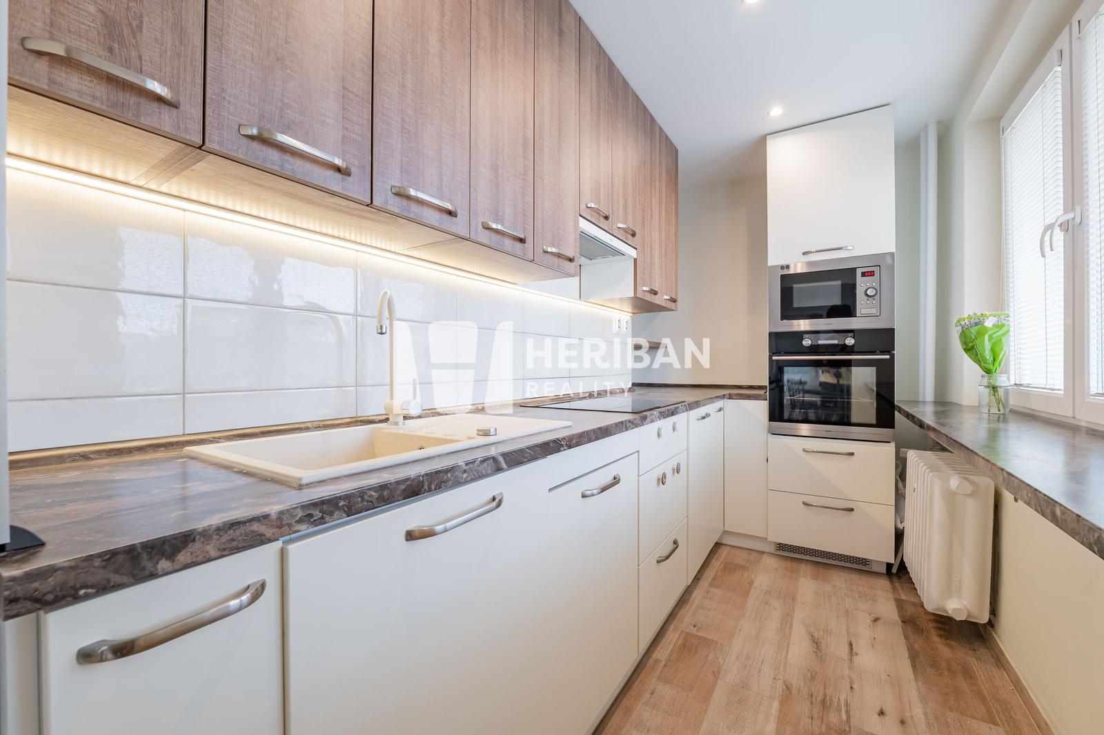 4zb.byt s logiou, 72m2, ul. Výstavby, Západ-Terasa