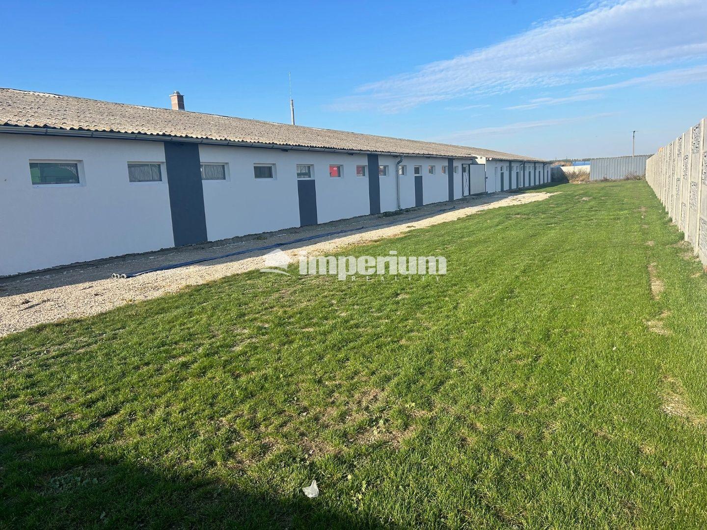Prenájom skladových / výrobných priestorov 2km od Dunajskej Stredy, Kostolné Kračany - Šipošovské Kračany. Warehouse and production hall for a rent. – fotka 2