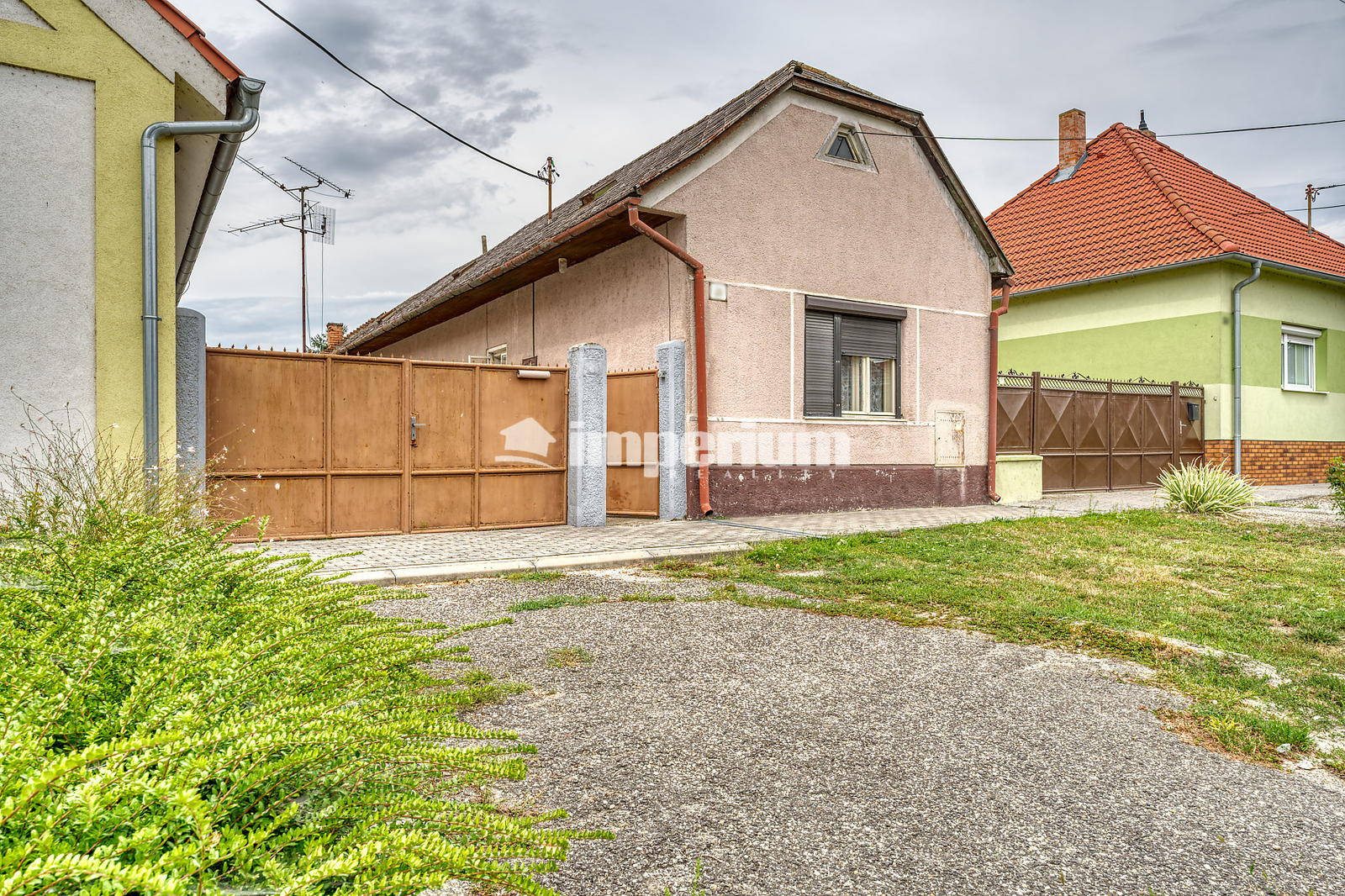 Rodinný dom na predaj v obci Báč – pozemok 919 m² – fotka 2