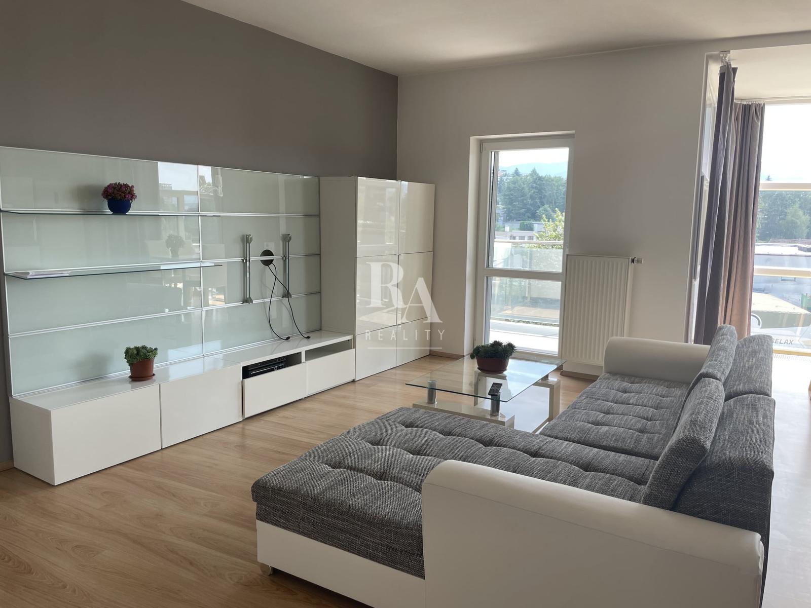 PRENÁJOM 3 - IZBOVÝ BYT S PARKOVANÍM V EURO HOME – fotka 2