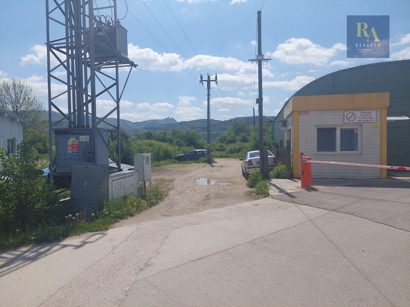 Predaj podielov na pozemkoch Hliník nad Váhom – fotka 2