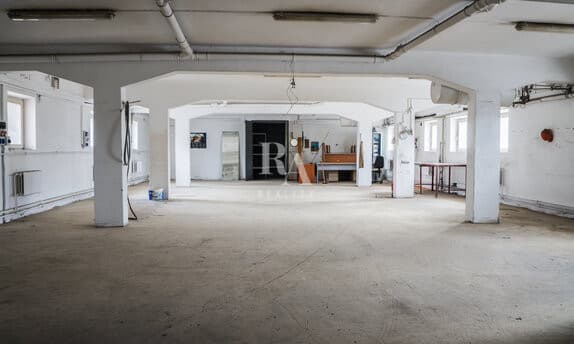 Prenájom skladových priestorov 220 m2 Višňové