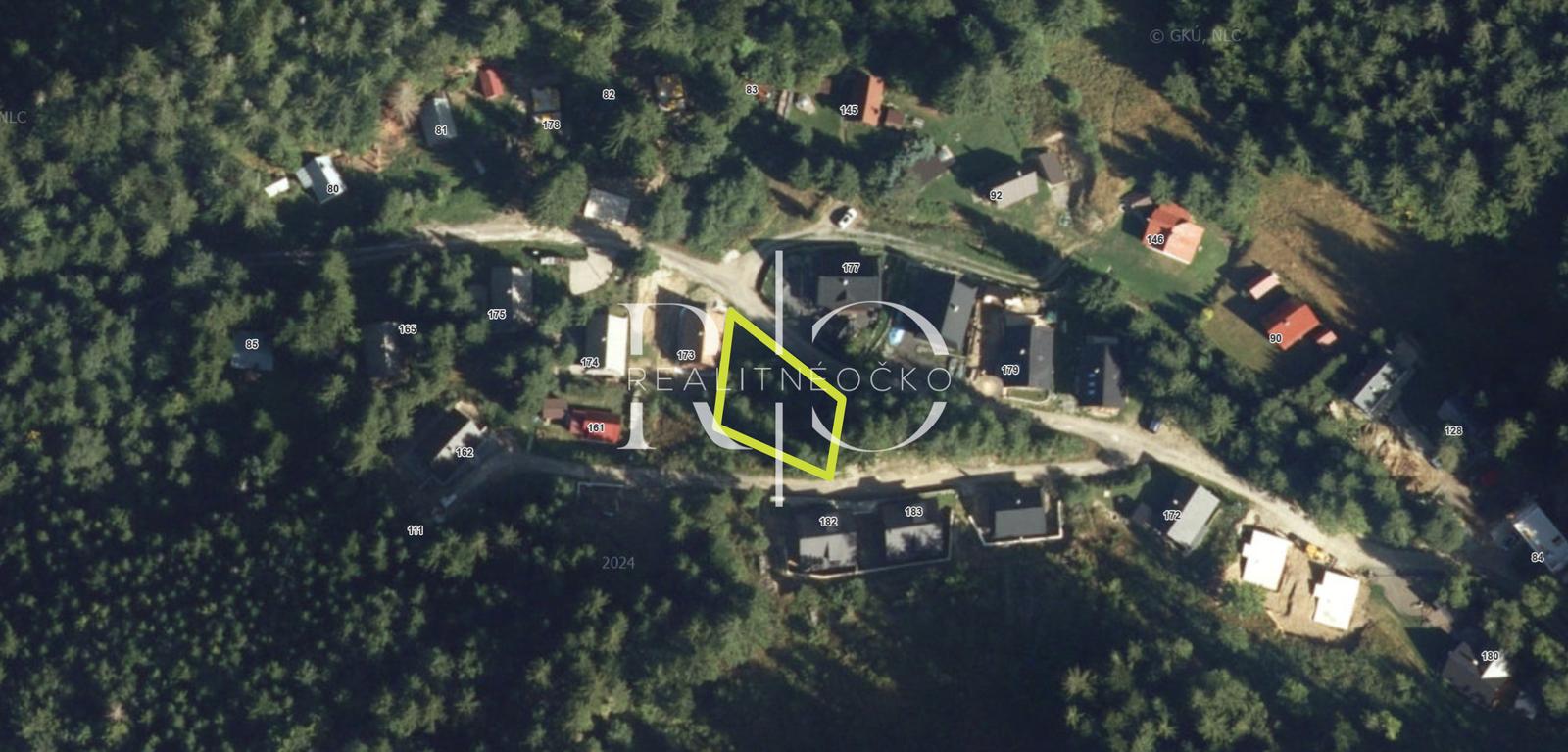 STAVEBNÝ POZEMOK S POVOLENÍM V NÍZKYCH TATRÁCH – JARABÁ