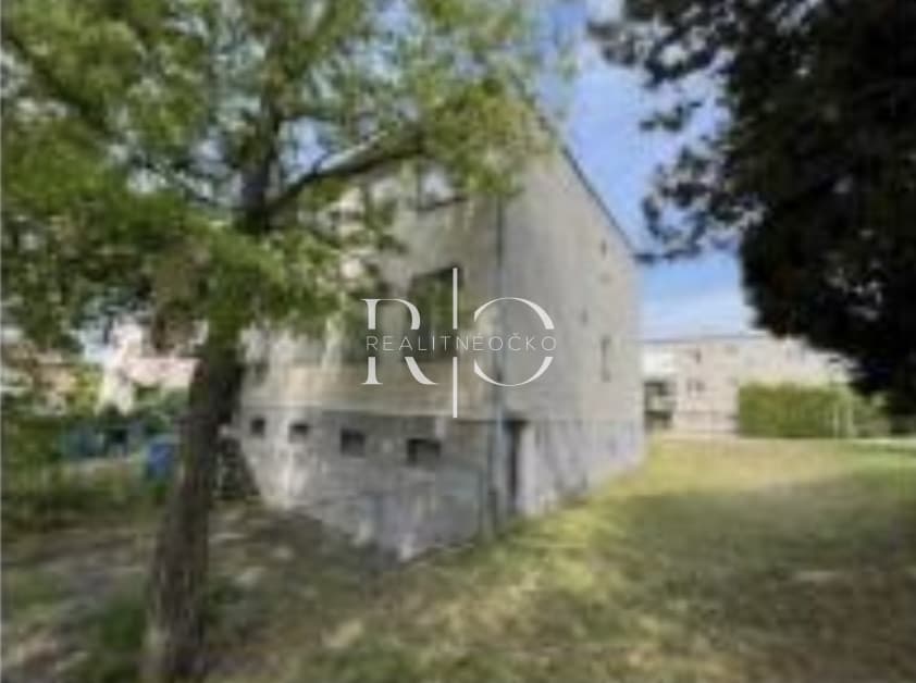 Na predaj Budova a pozemok, obec Mužla, okr.Nové Zámky