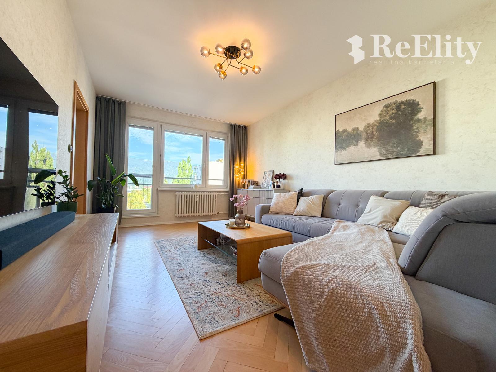 *REZERVOVANÉ* Luxusný 4-izbový byt po kompletnej rekonštrukcii v priamom centre Martina