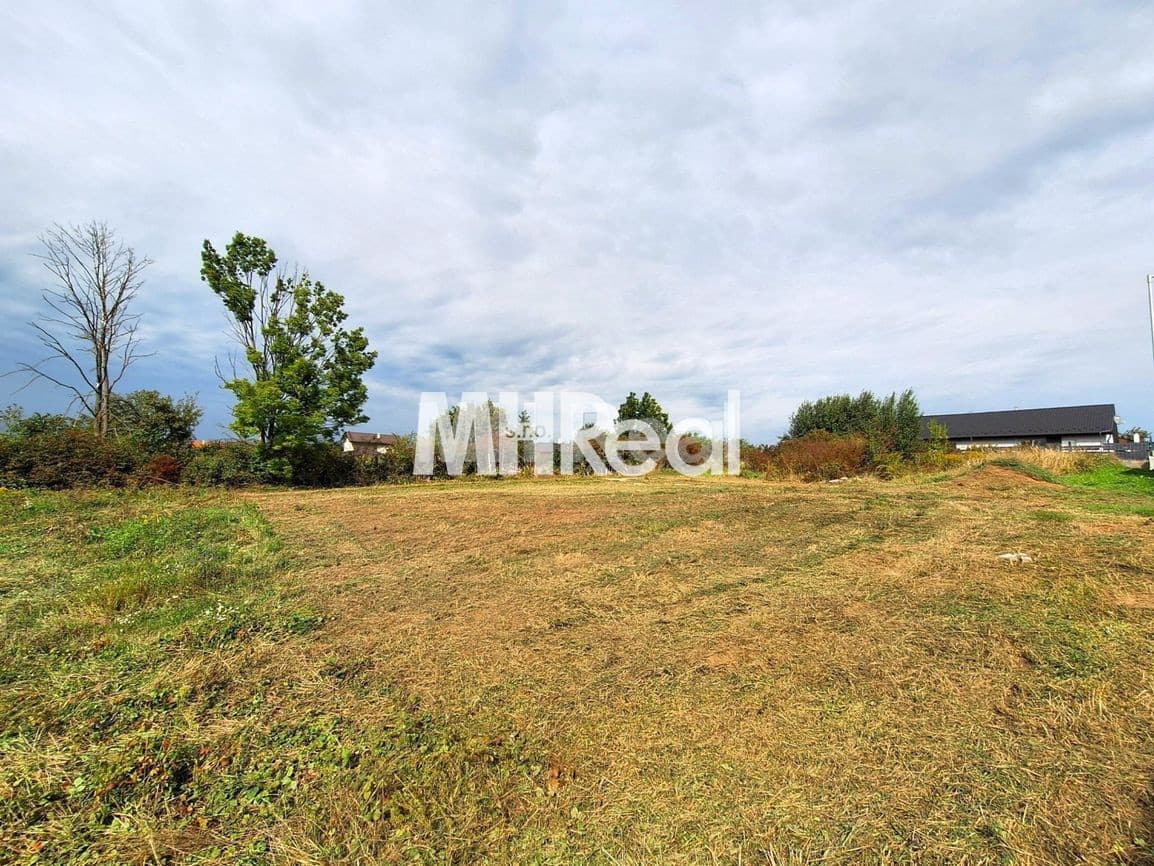 VAJKOVCE - pekný stavebný pozemok o výmere 898 m² – fotka 2