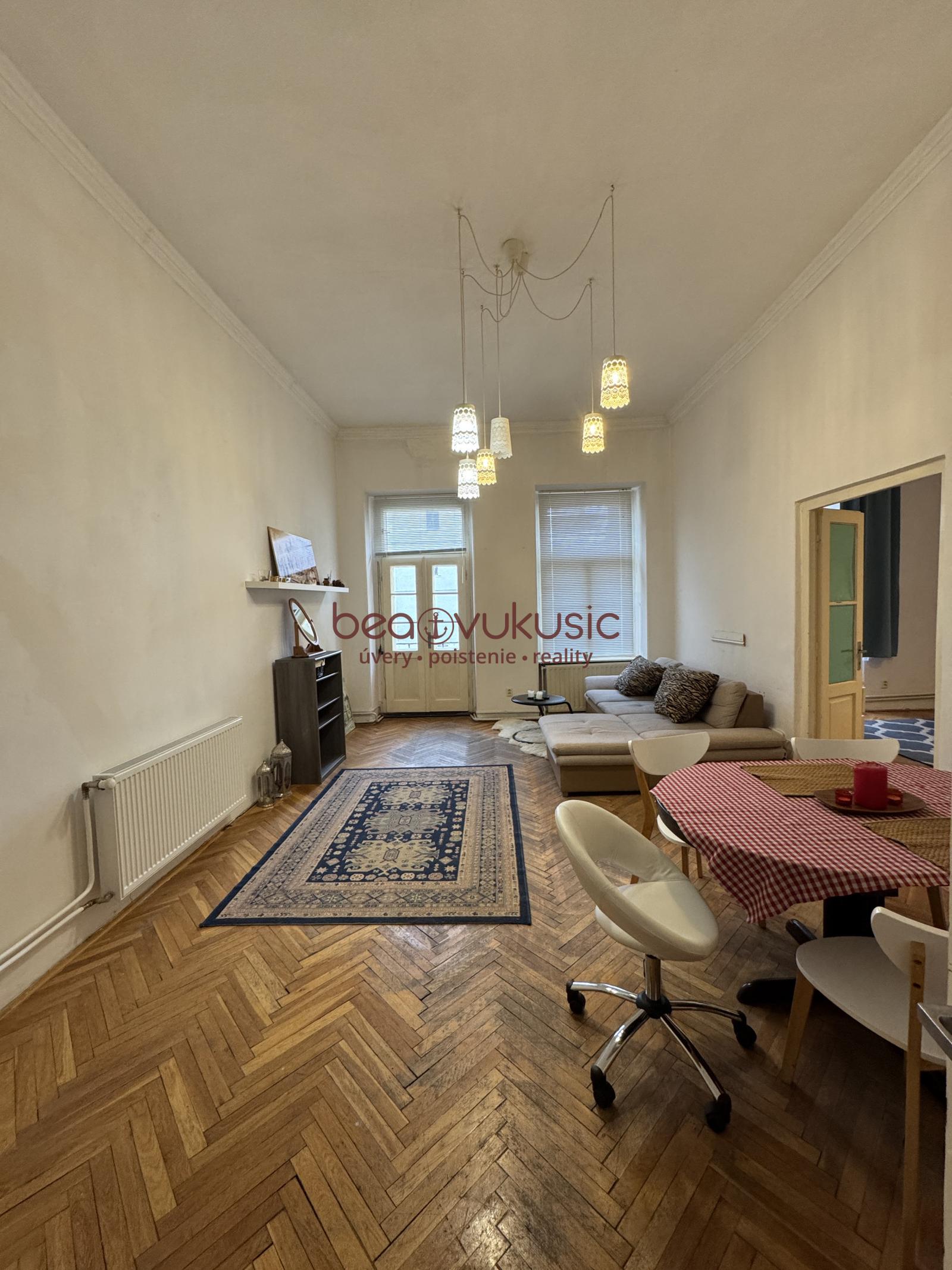 NA PRENÁJOM_výhľad z balkóna na Urbanovu vežu_Košice_115 m2_3,5 izby