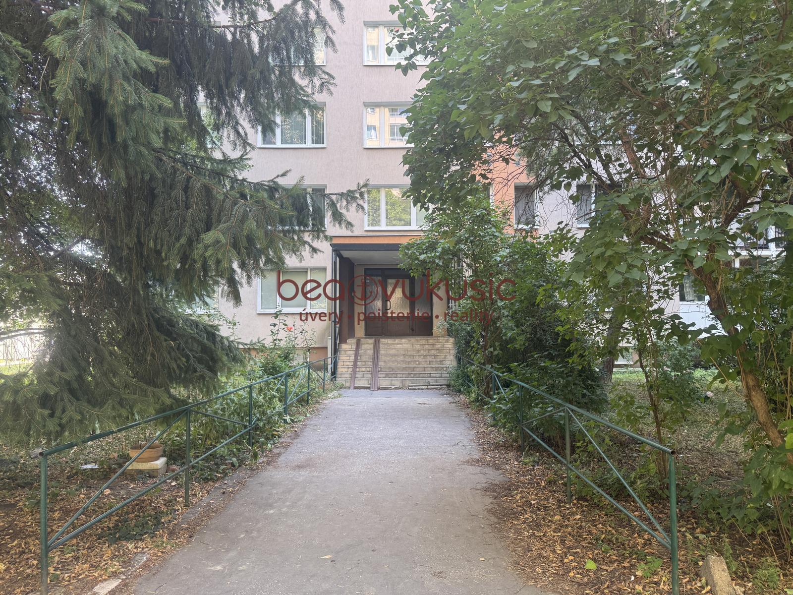 NA PREDAJ_1 izbák_41 m2_Braniskova ul._"KUZMÁNKA"_KOŠICE