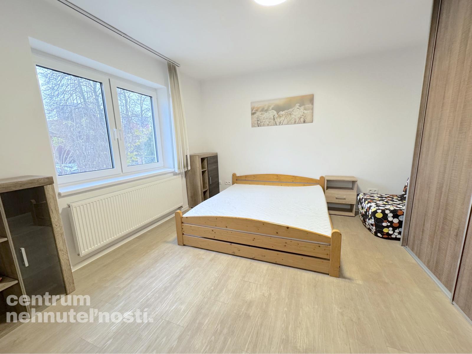 Prenájom 4 izbový dom, Senec, kompletná rekonštrukcia – fotka 2