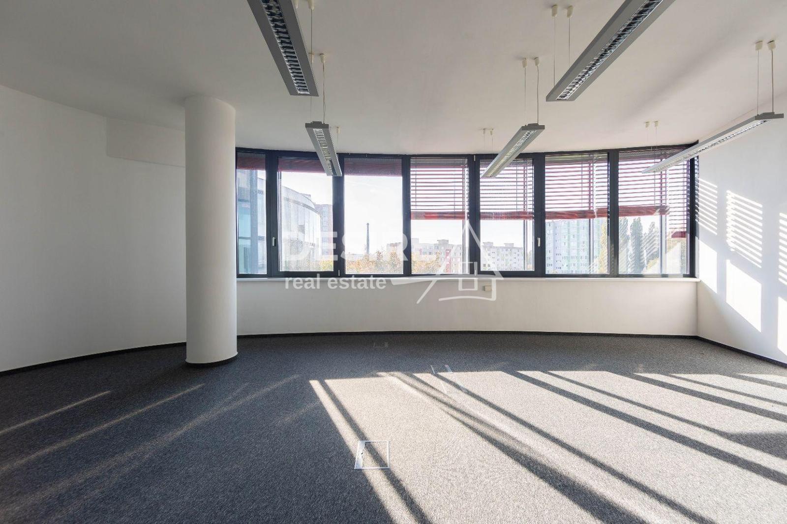Prenájom: Telocvičňa výmera 360 m2, parkovanie, Röntgenova ul., Bratislava – fotka 2