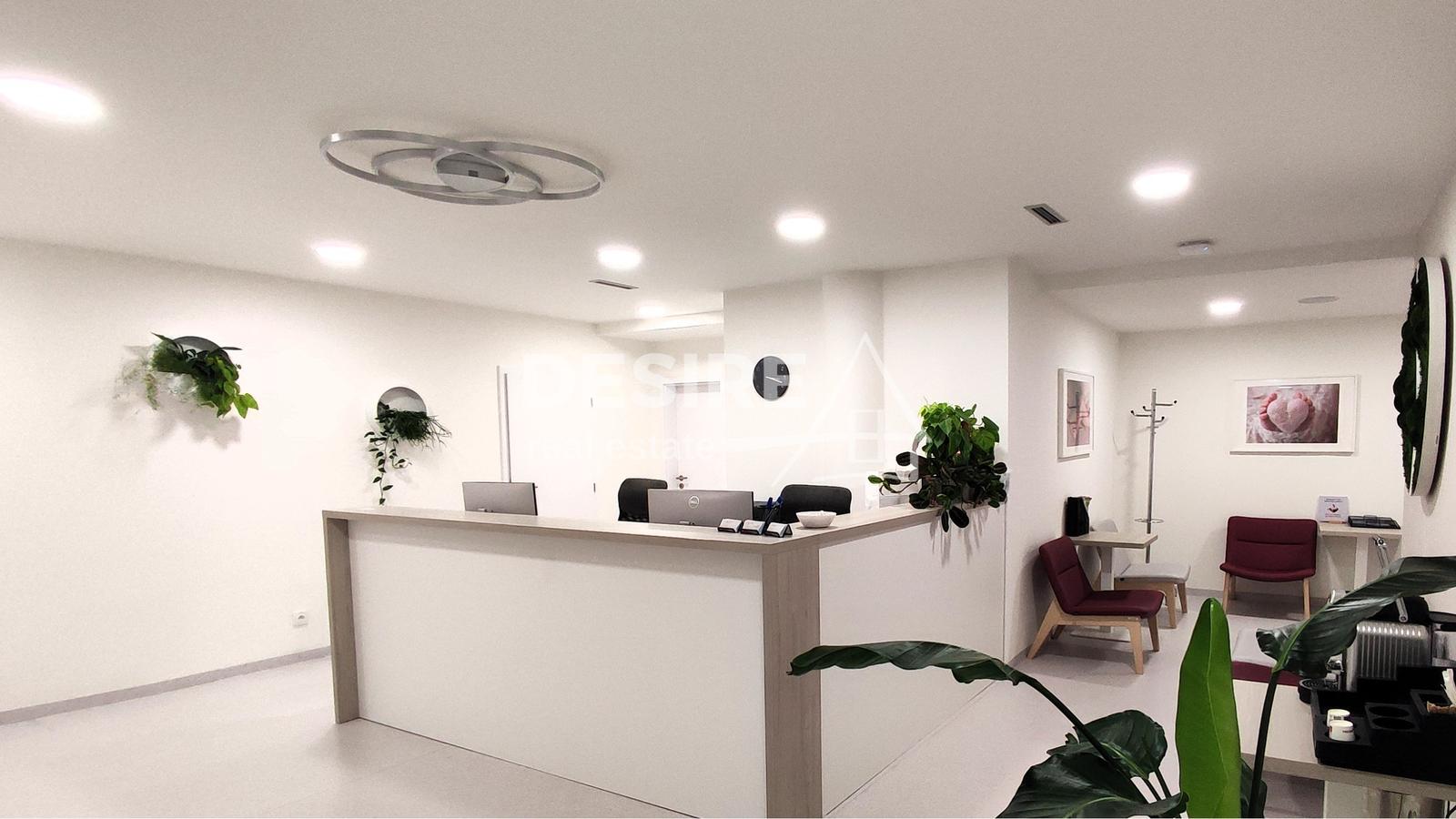 AMBULANCIE LEKÁROV 8 KS, vhodné pre kliniku, 295 m2, Röntgenova ul., BA - Petržalka