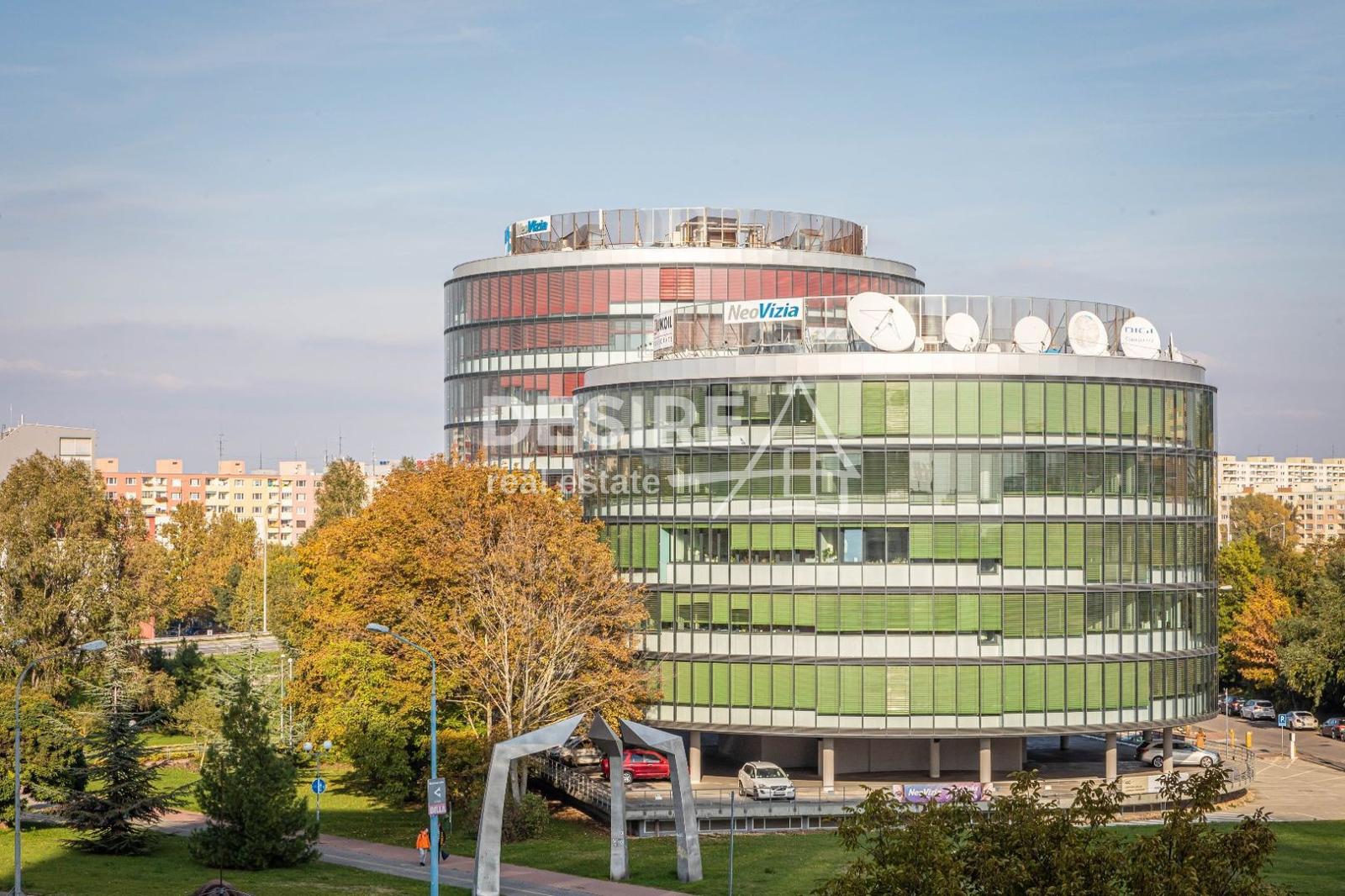 Prenájom: Komerčné priestory od 24 m2 - 742 m2, parkovanie, Röntgenova ul., Bratislava – fotka 2