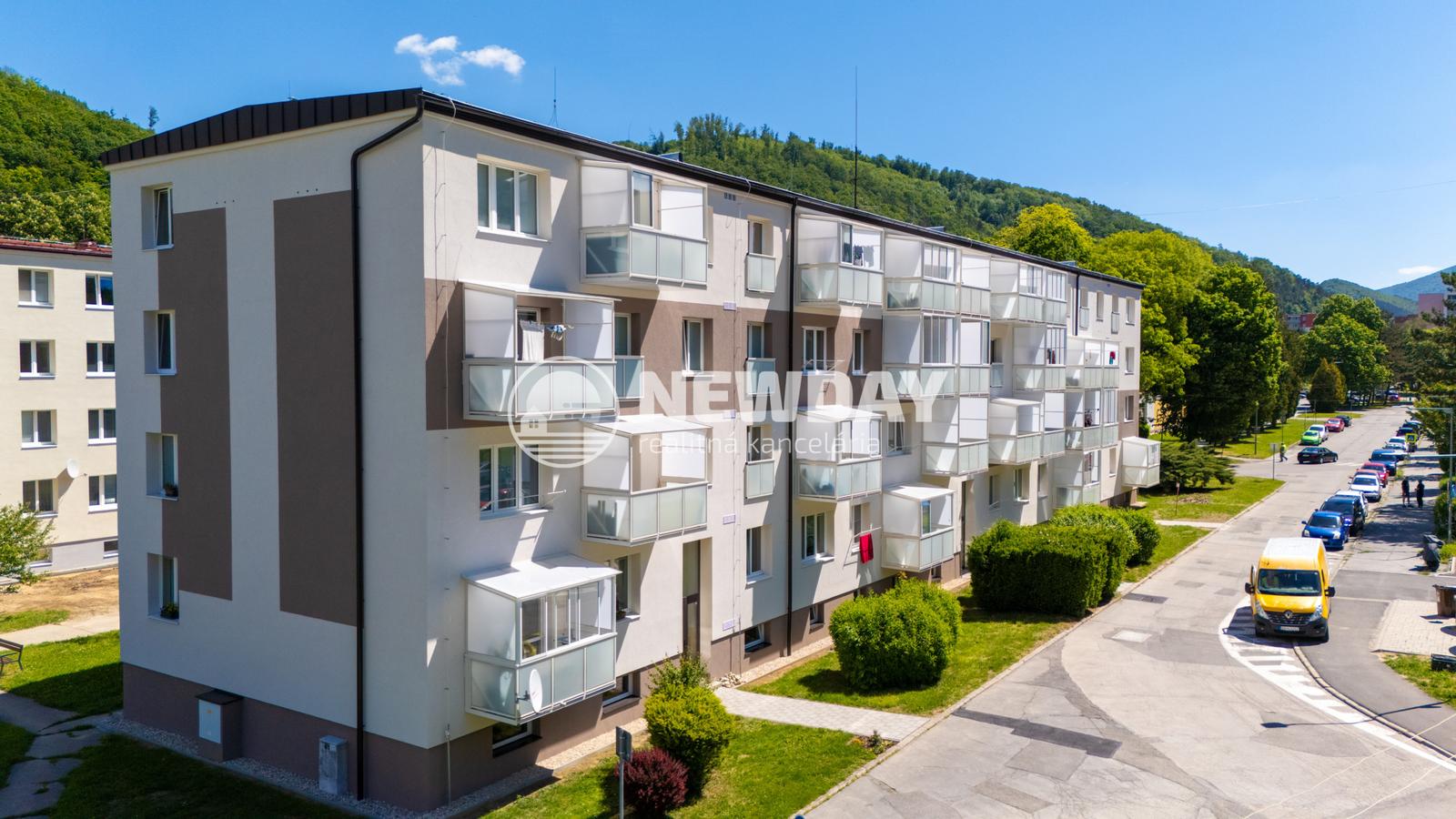 NEWDAY | NA PREDAJ 3-izbový byt | pôvodný stav | SNP – Trenčianske Teplice | 68,5 m2 úžitkovej plochy – fotka 2