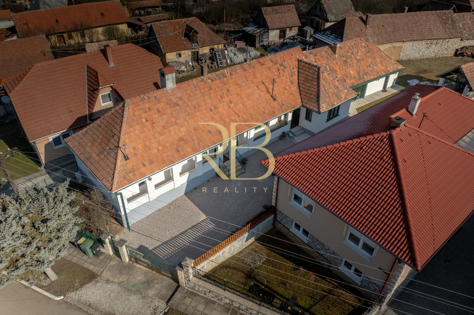 NA PREDAJ _ vidiecky dom_Národný park Aggtelek _ s  WELLNES ZÓNOU
