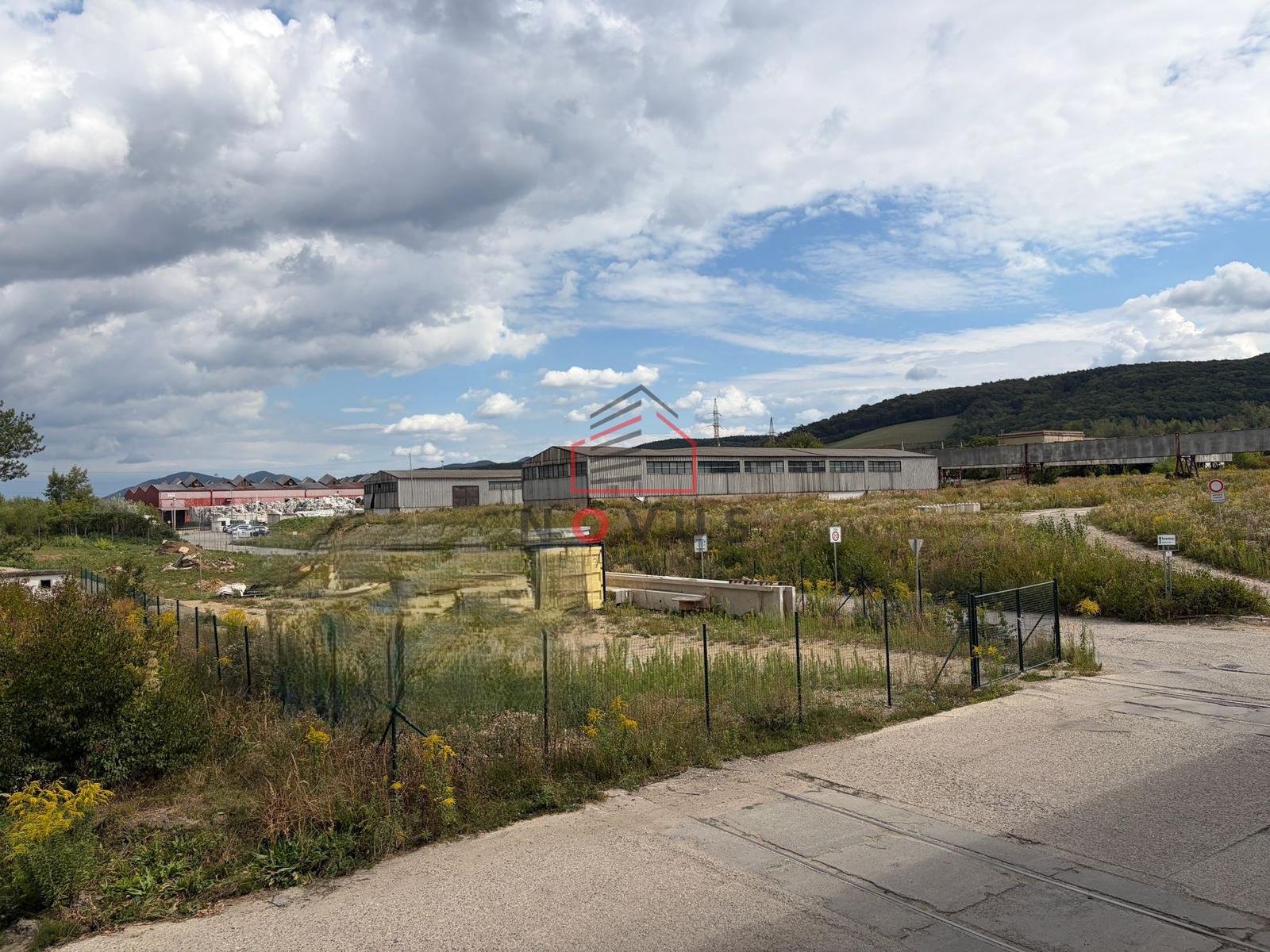Na predaj priemyselný pozemok 11.264 m2,  Dubnica n/V