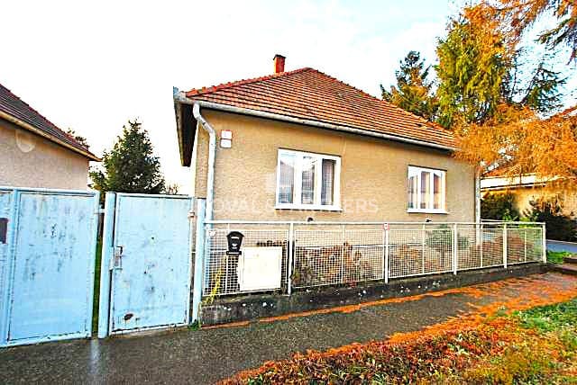 Rodinný dom v obci Topoľčianky – fotka 2