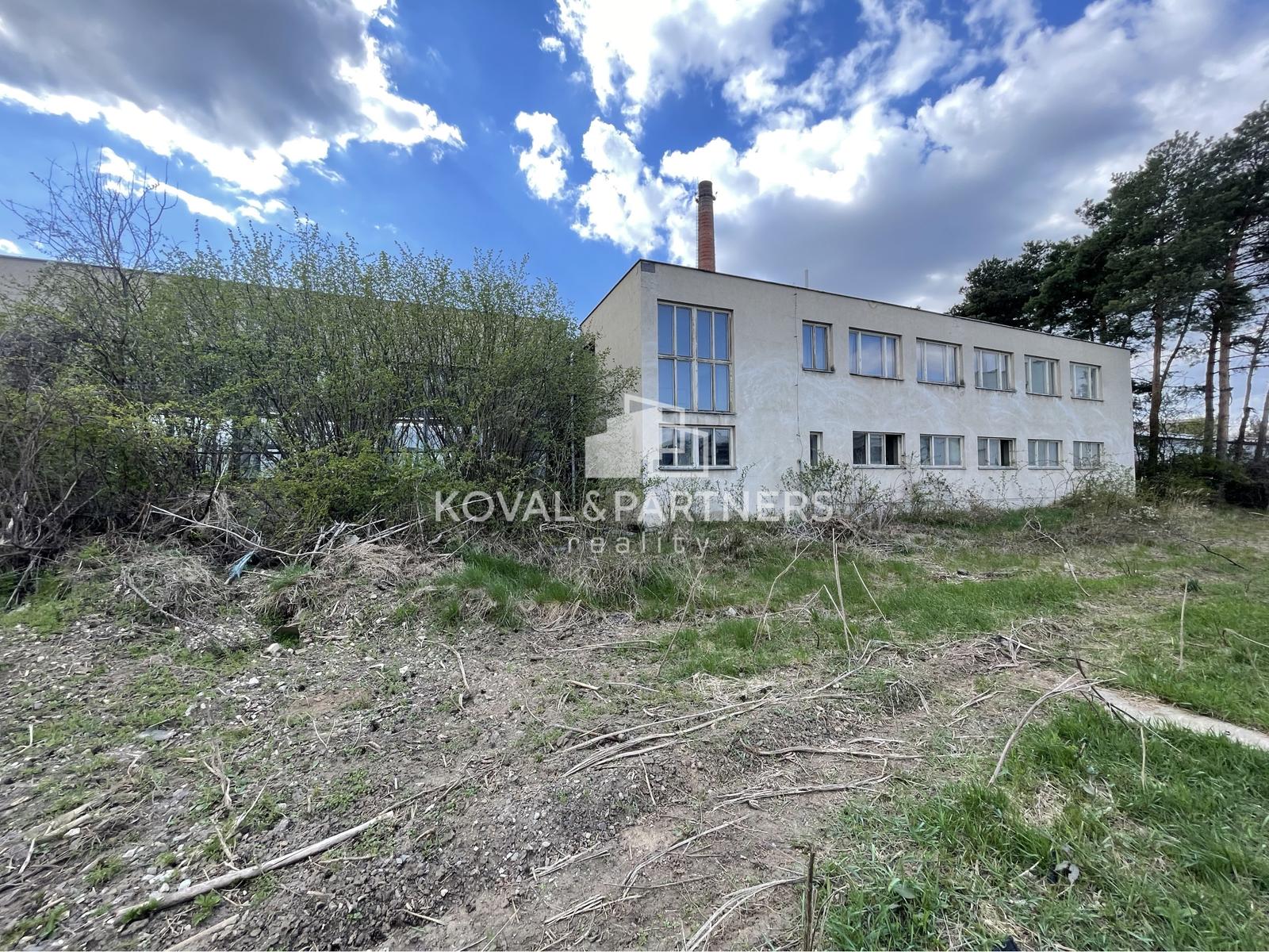 Na predaj priemyselný objekt s pozemkom 21160 m2 cena s DPH – fotka 2