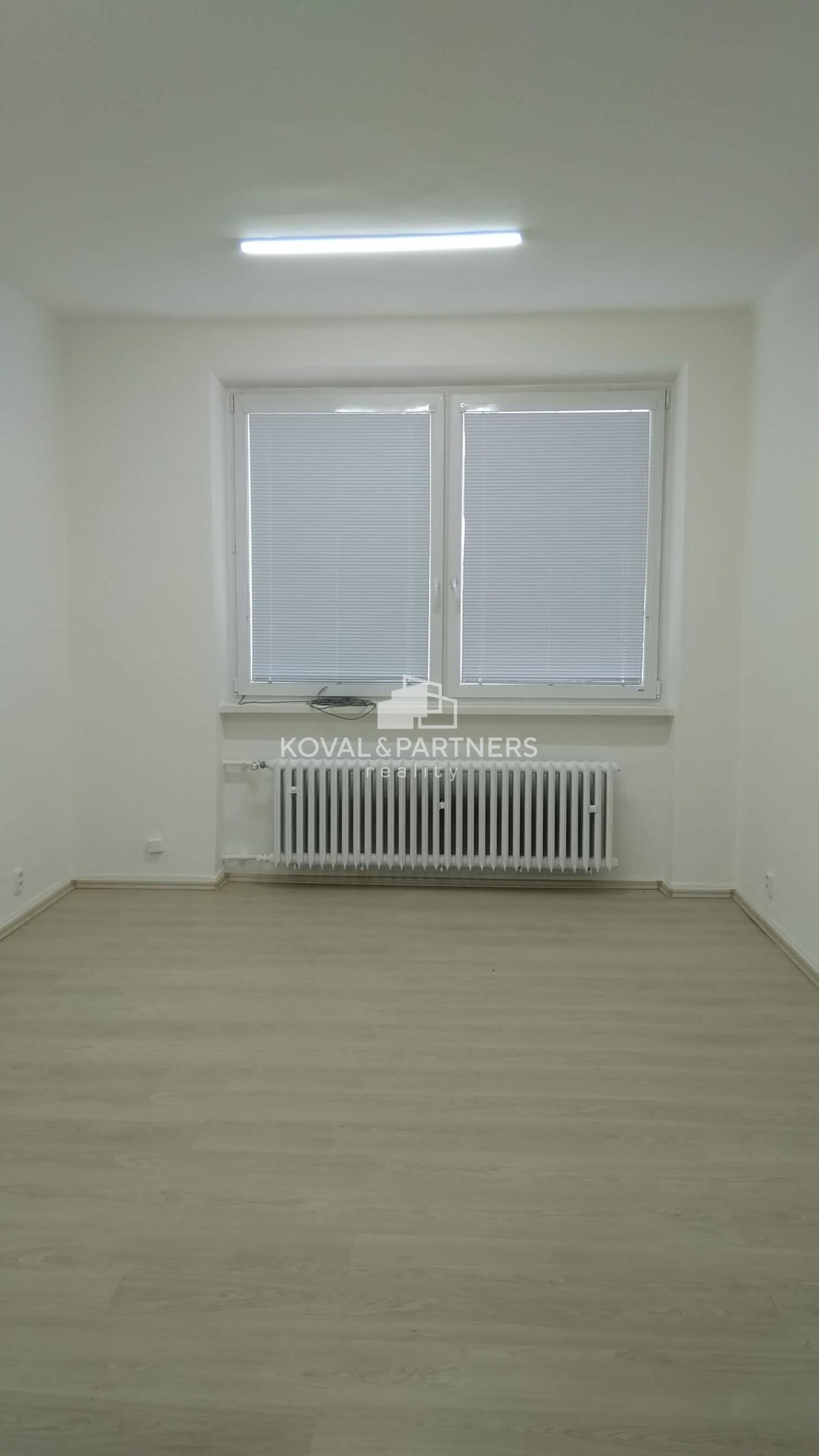 Na prenájom kancelárie v blízkom centre mesta od 10m2 do 35m2, Nitra – fotka 2