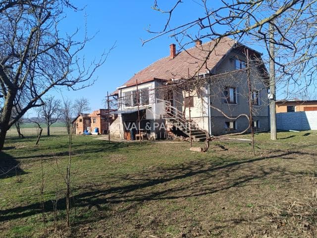 Rodinný dom s rozsiahlym 60-árovým pozemkom - Levice - Arma Málaš – fotka 2